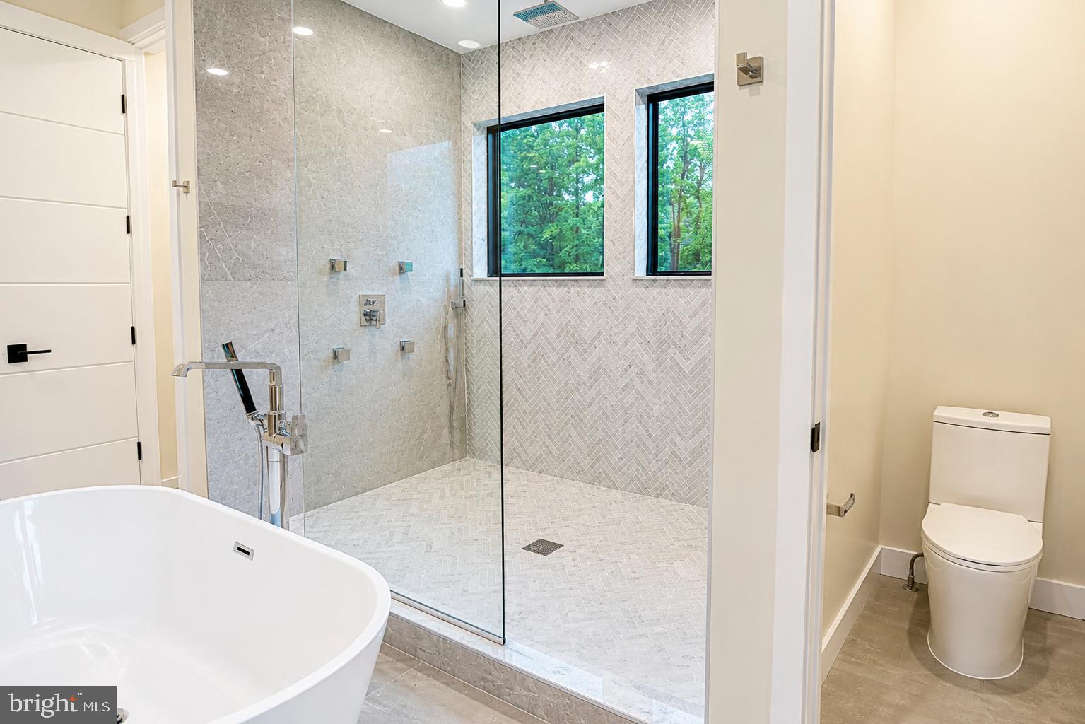 BRADDOCK WOODS - Residential