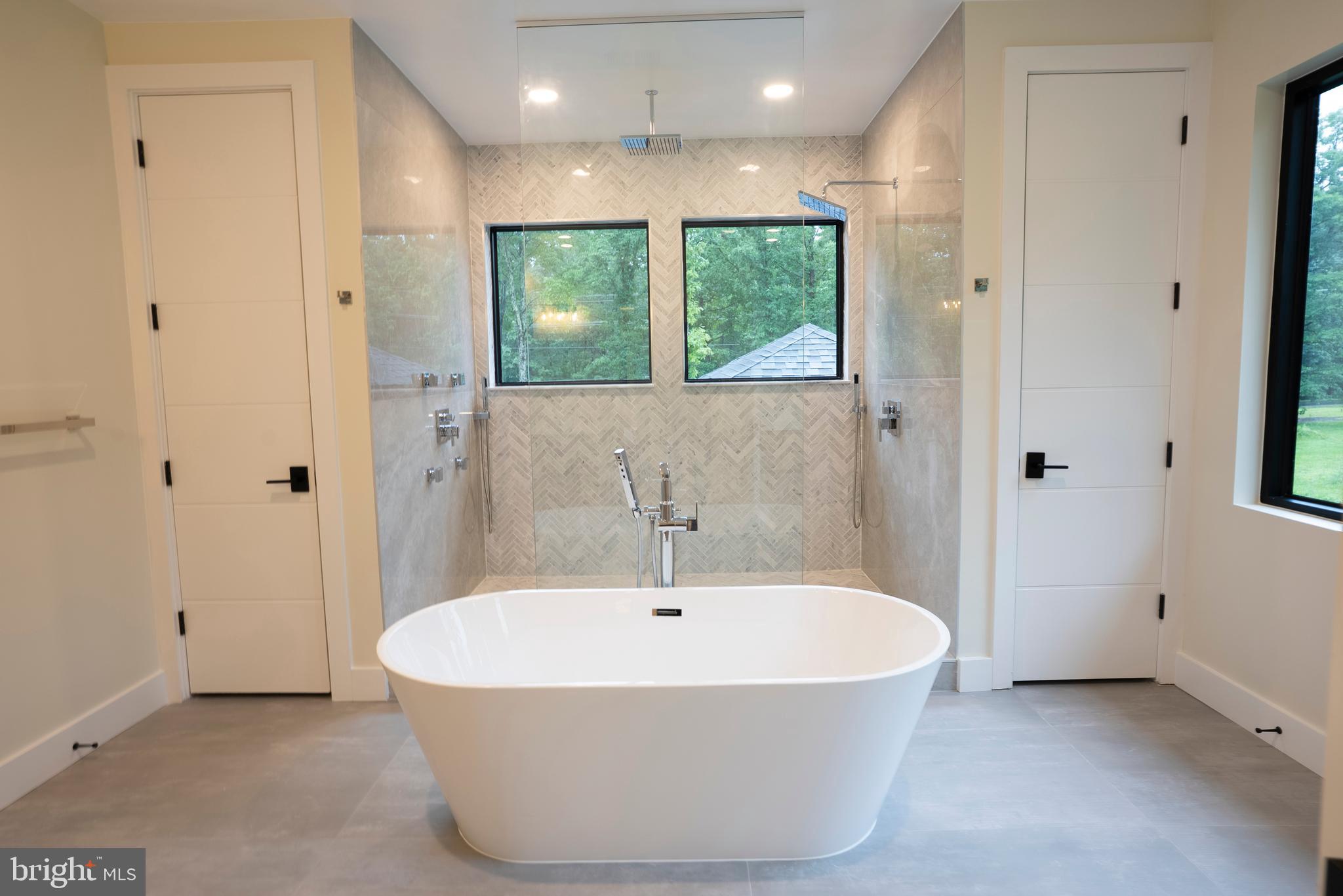 BRADDOCK WOODS - Residential