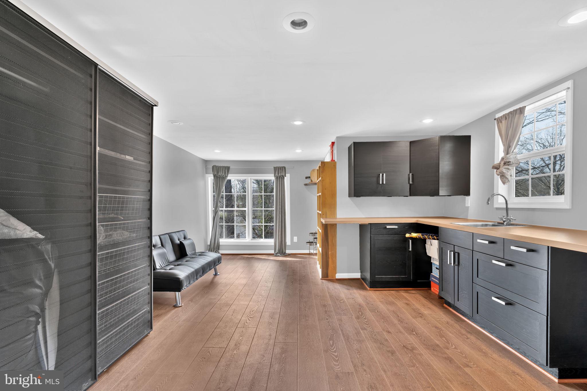 SPRING VALLEY - Residential