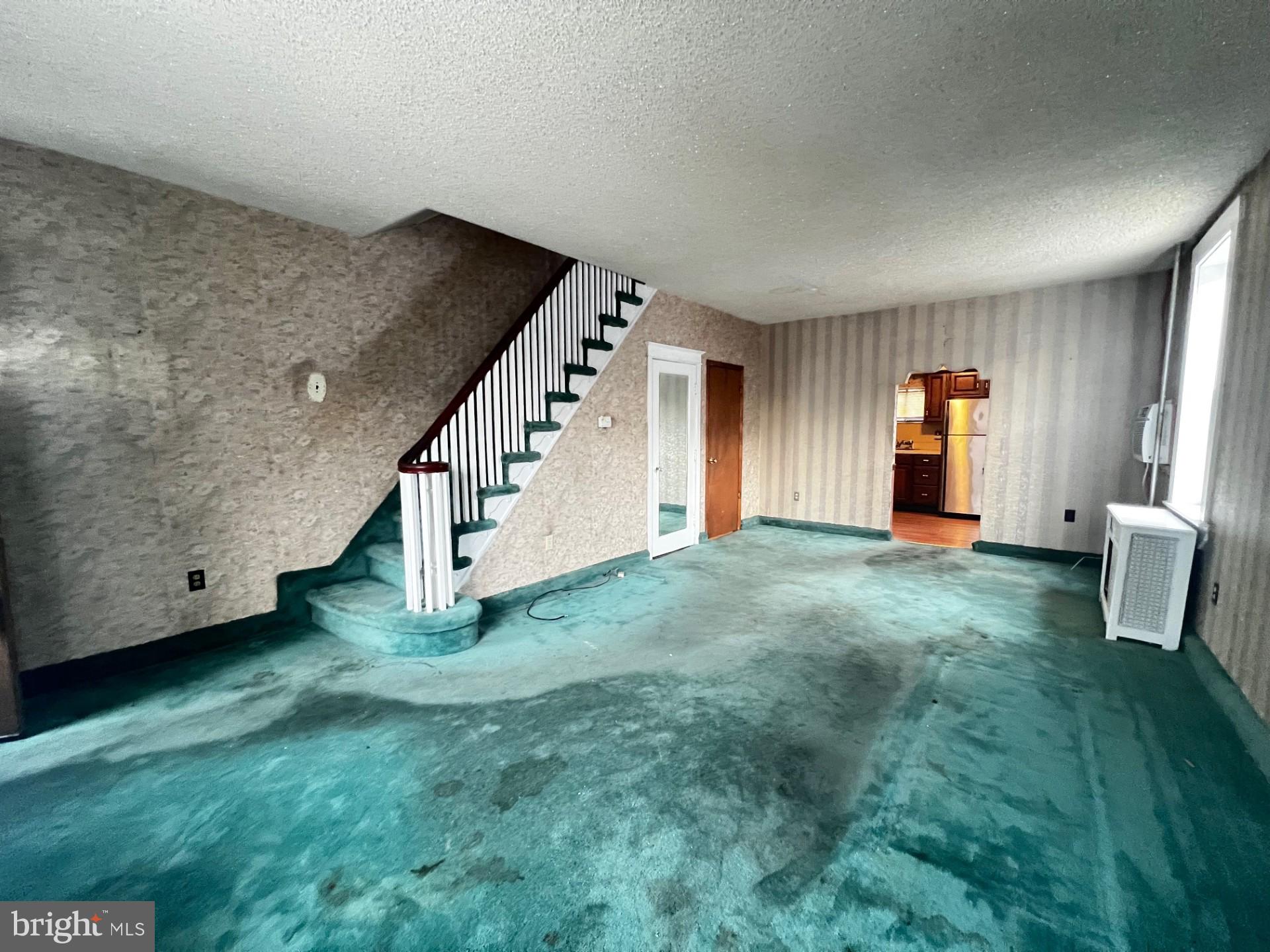 WHITMAN - Residential