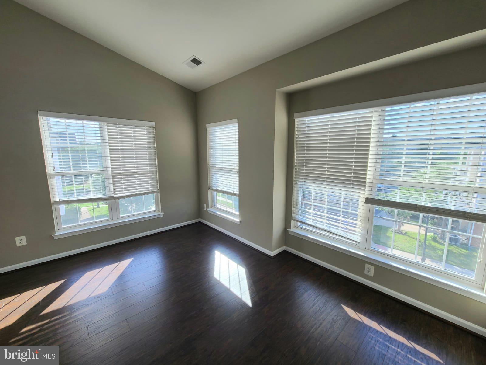 SOUTH RIDING - Residential Lease