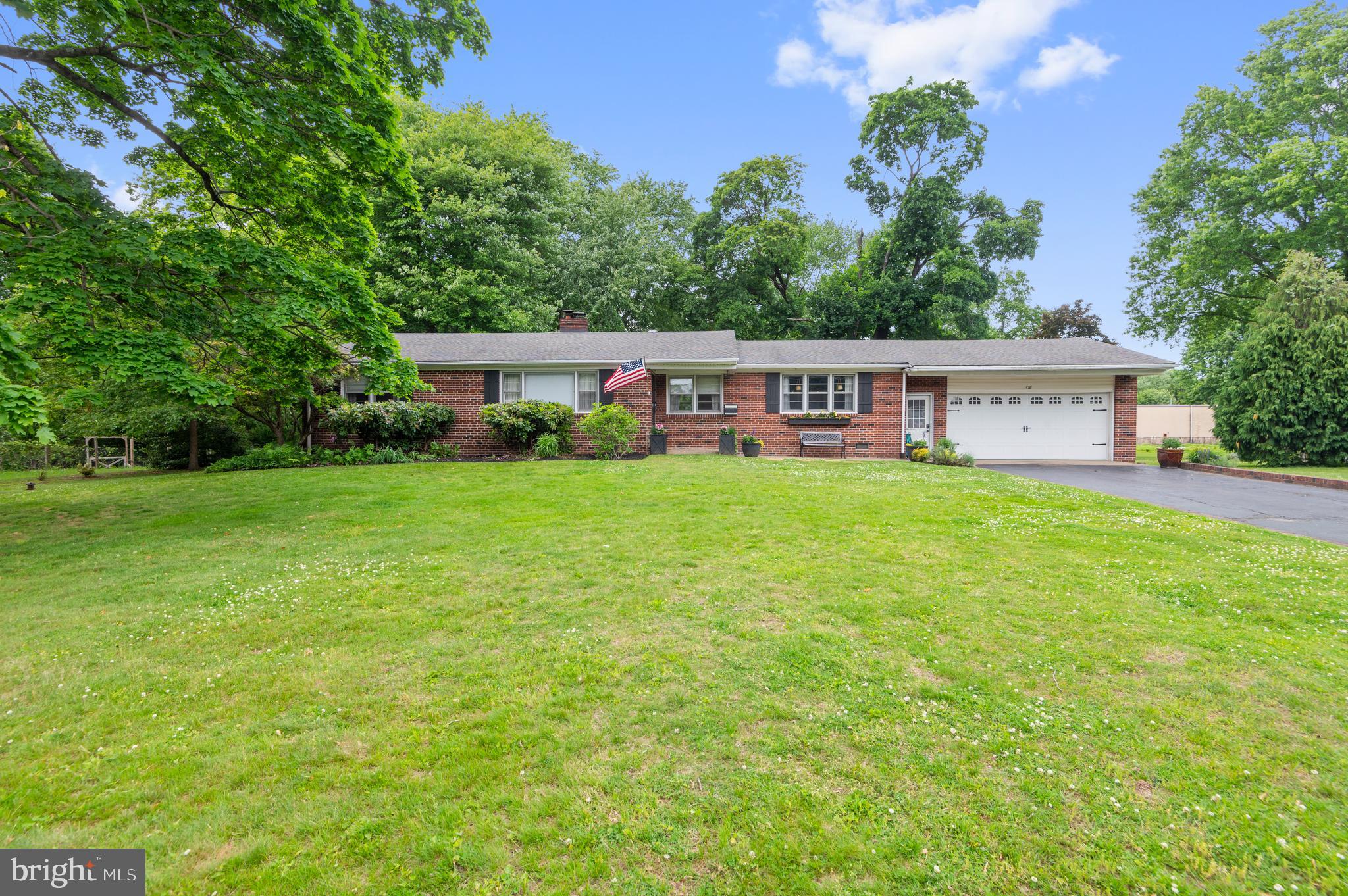UPPER SOUTHAMPTON - Residential