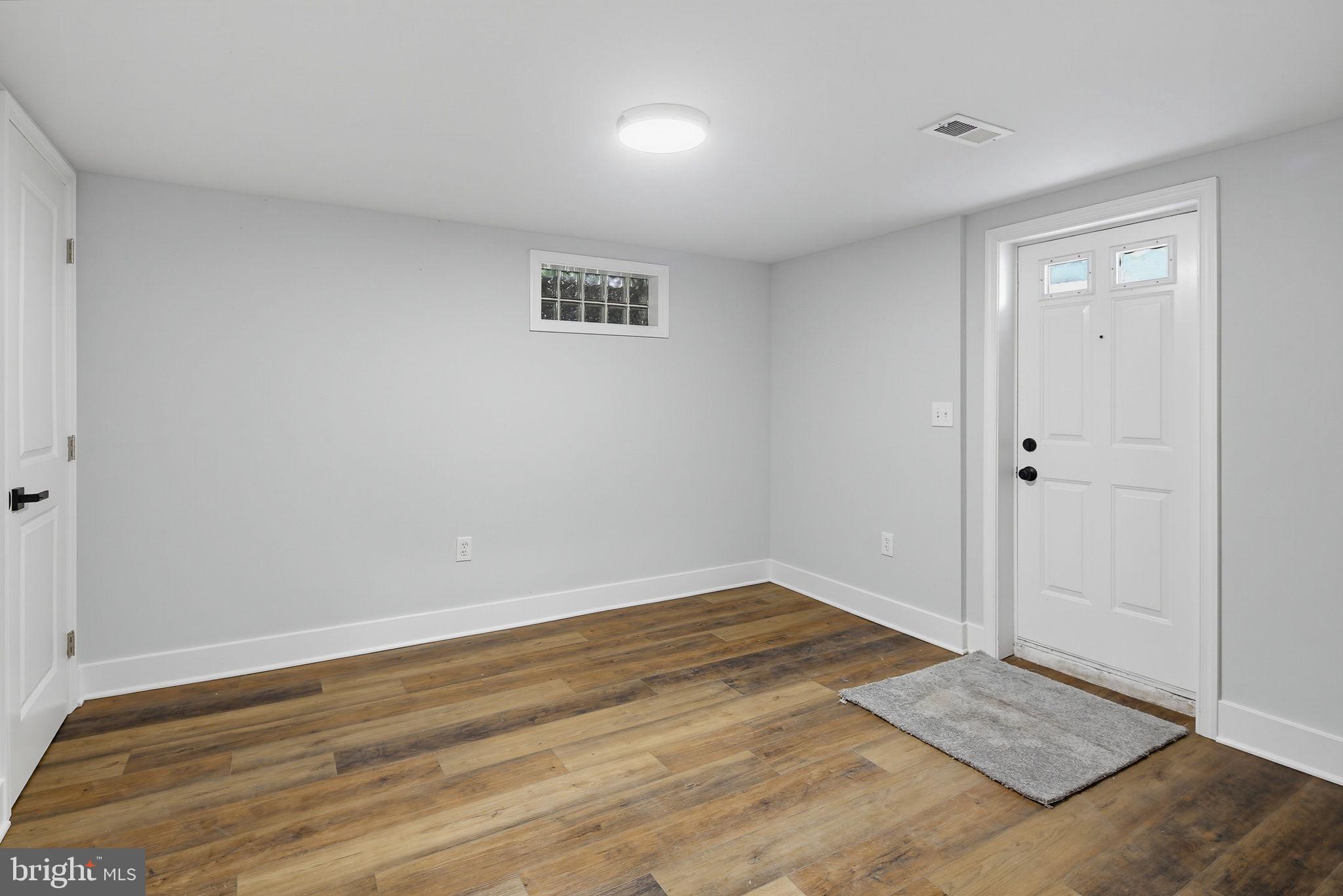 LANDSDOWNE - Residential