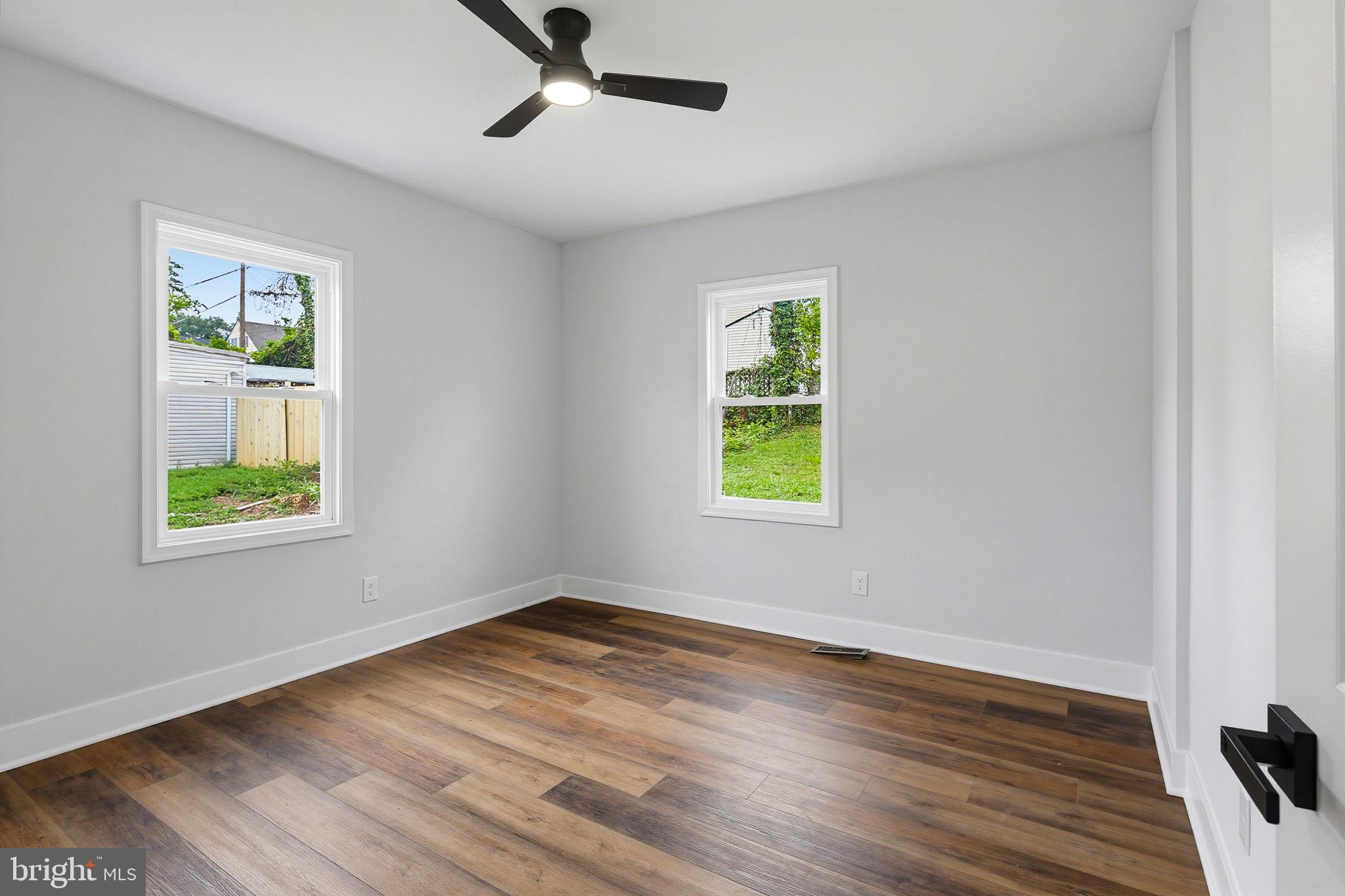 LANDSDOWNE - Residential