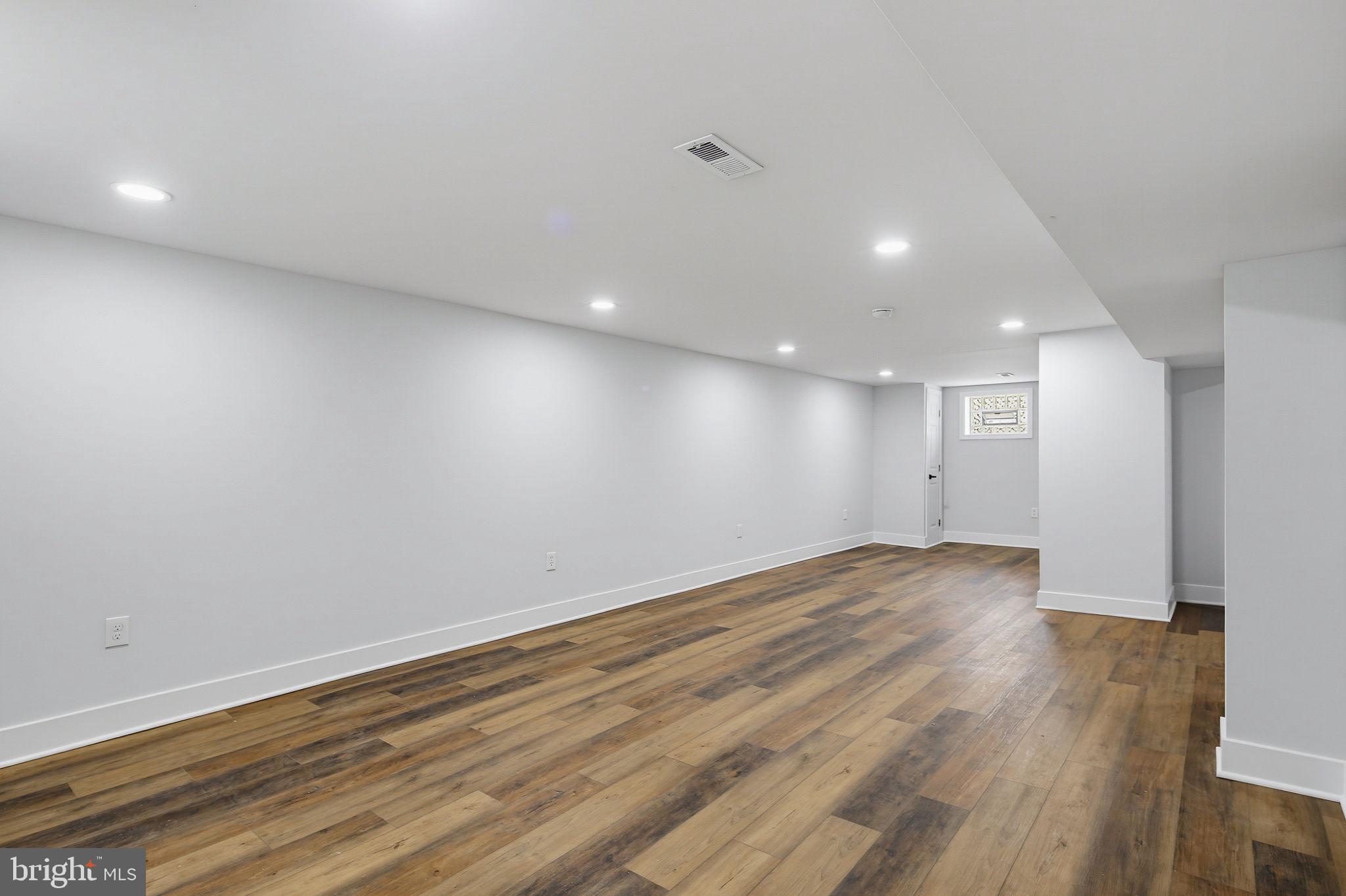 LANDSDOWNE - Residential