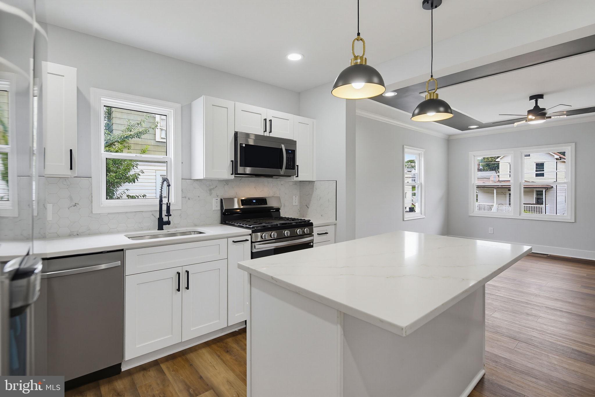 LANDSDOWNE - Residential
