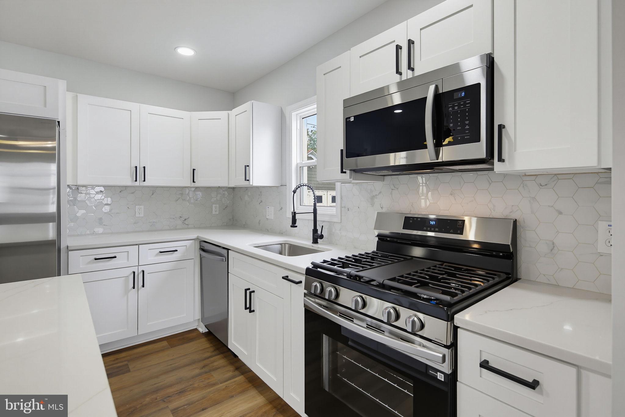 LANDSDOWNE - Residential