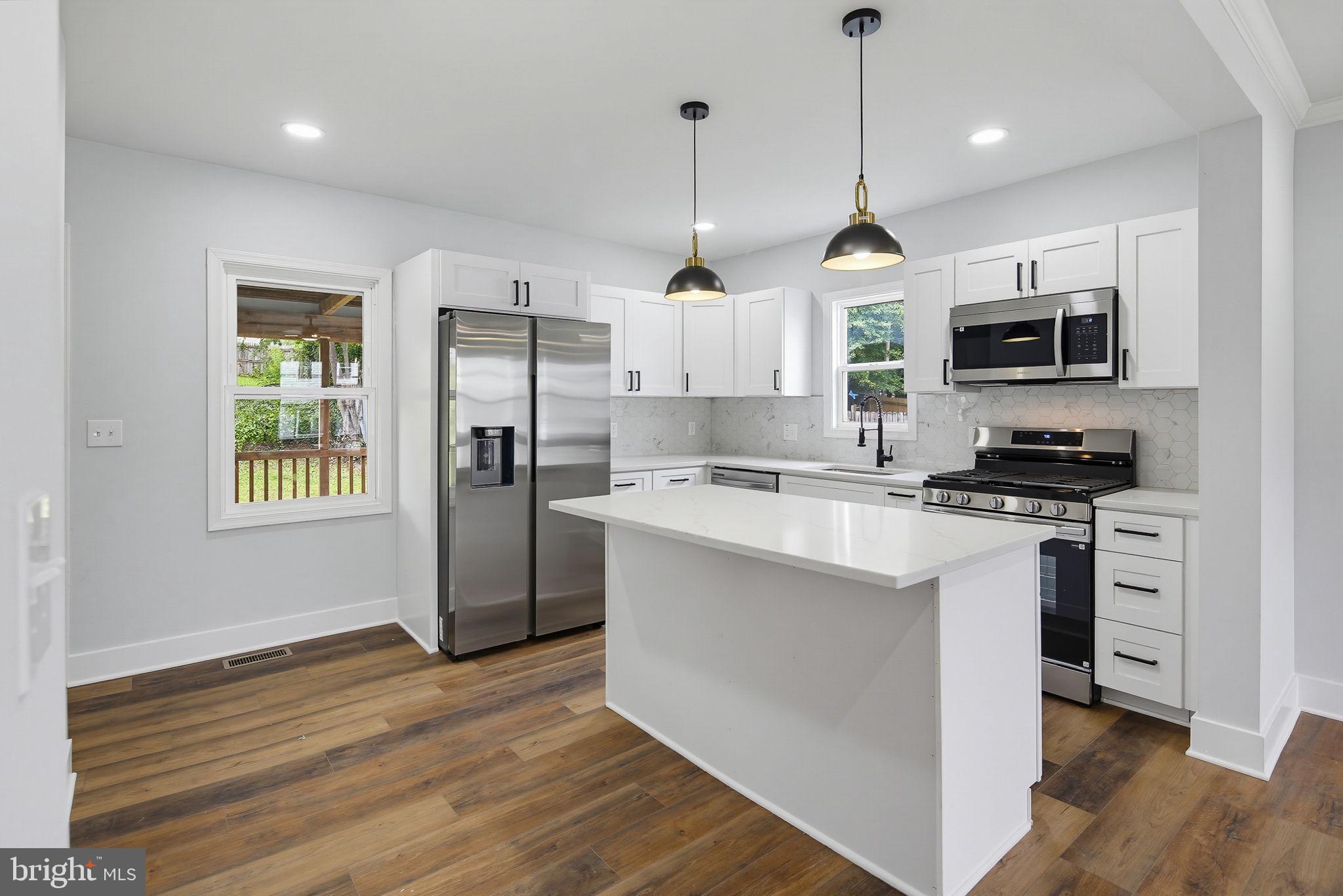 LANDSDOWNE - Residential