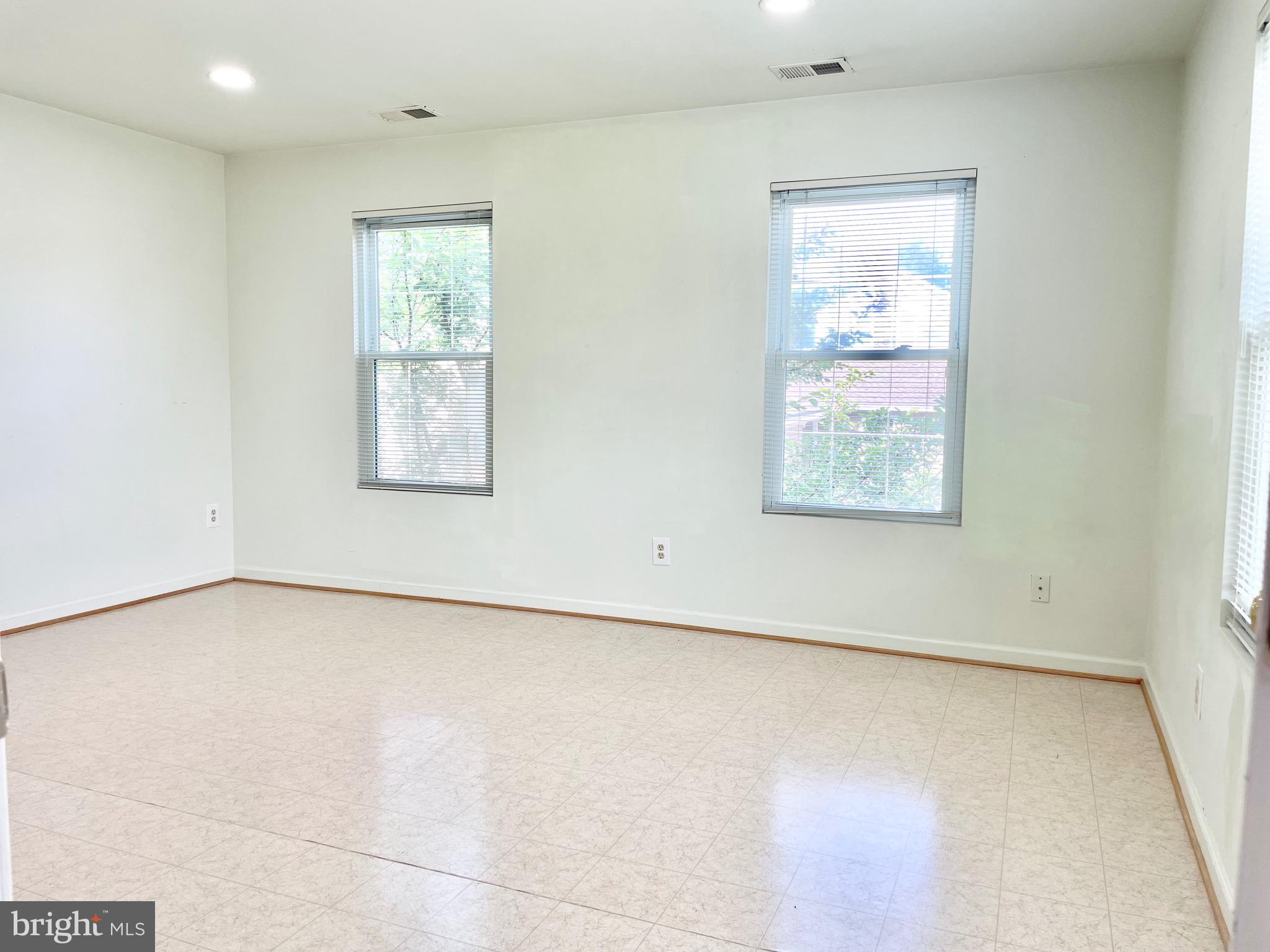 GREENBRIAR - Residential Lease