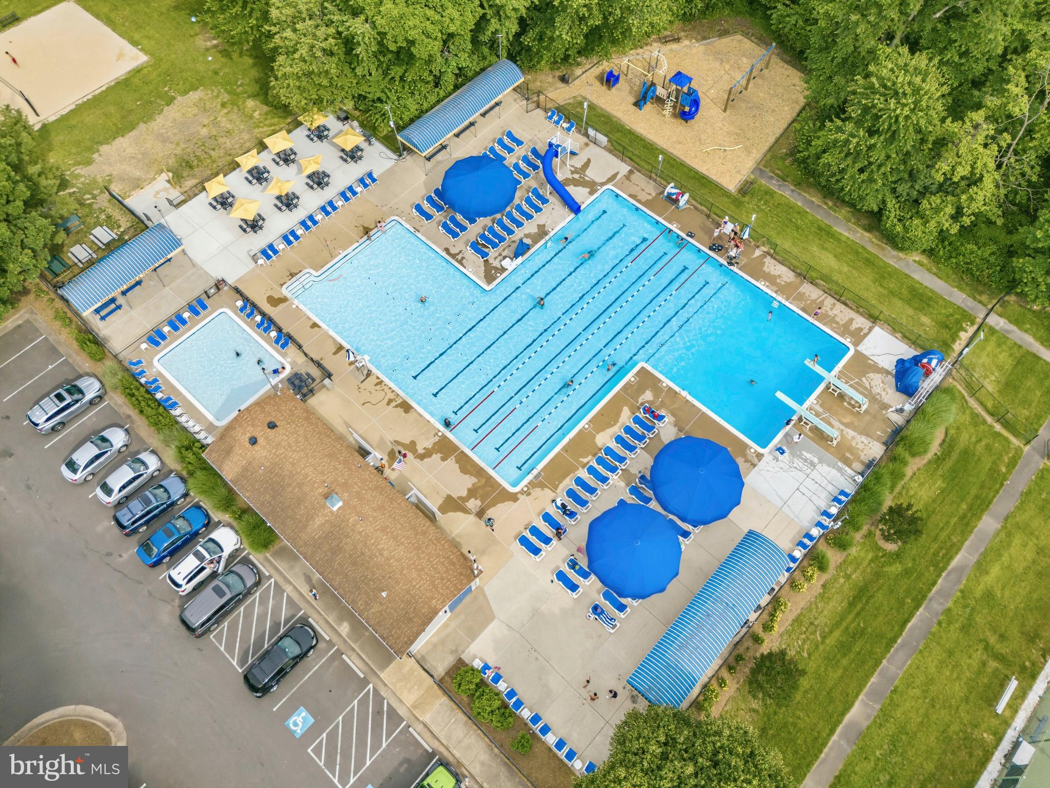 FOX MILL ESTATES - Residential