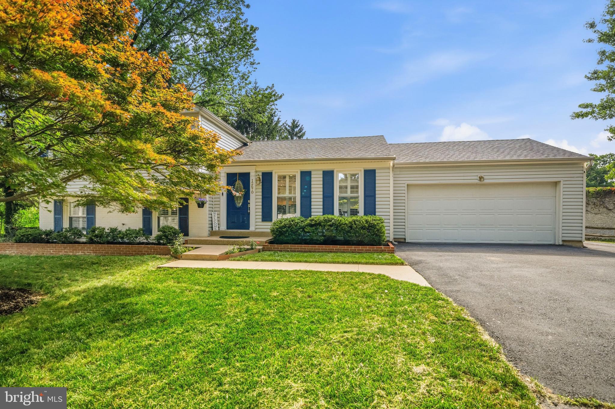 FOX MILL ESTATES - Residential