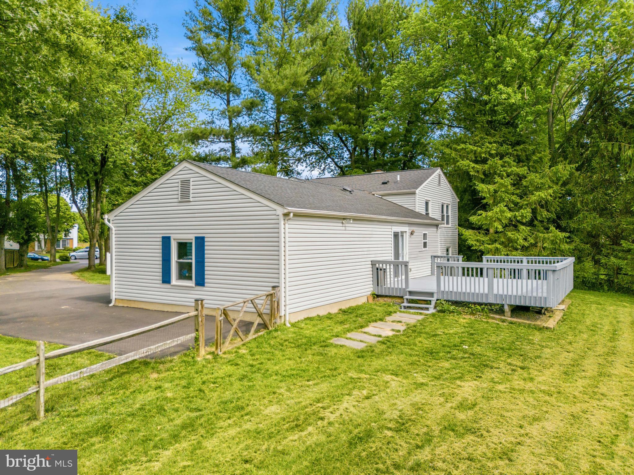 FOX MILL ESTATES - Residential