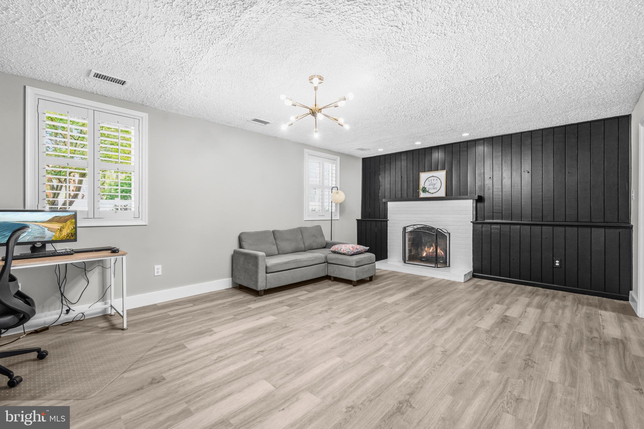 FOX MILL ESTATES - Residential
