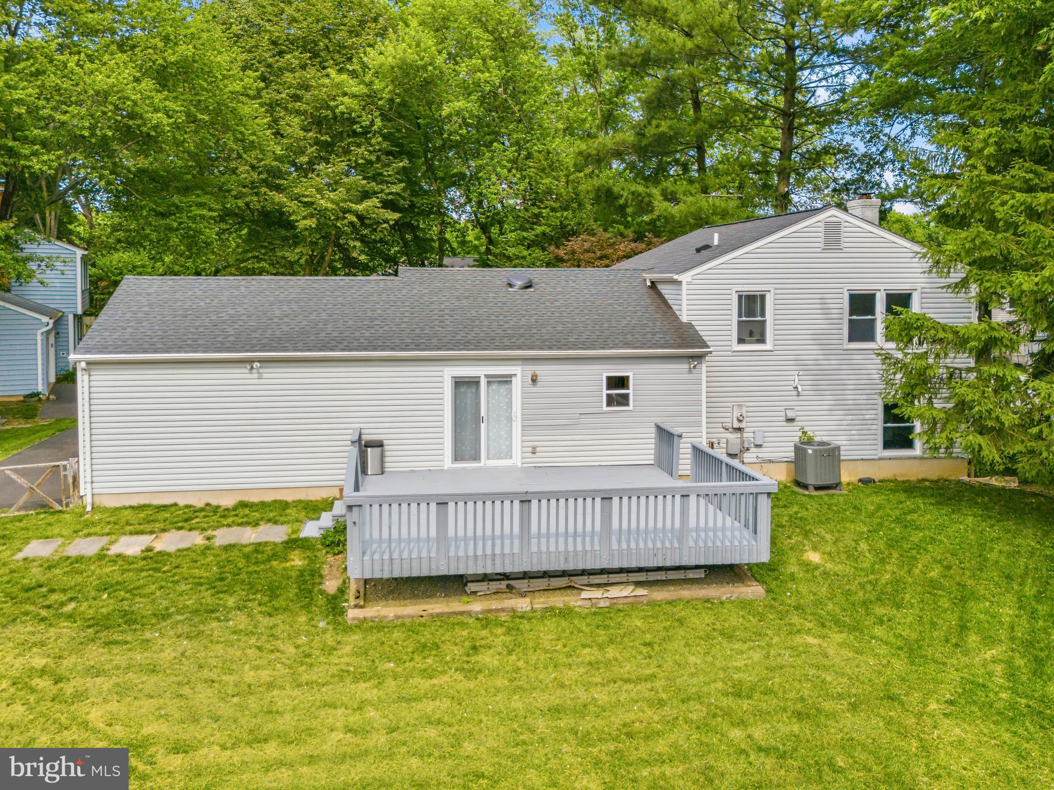 FOX MILL ESTATES - Residential