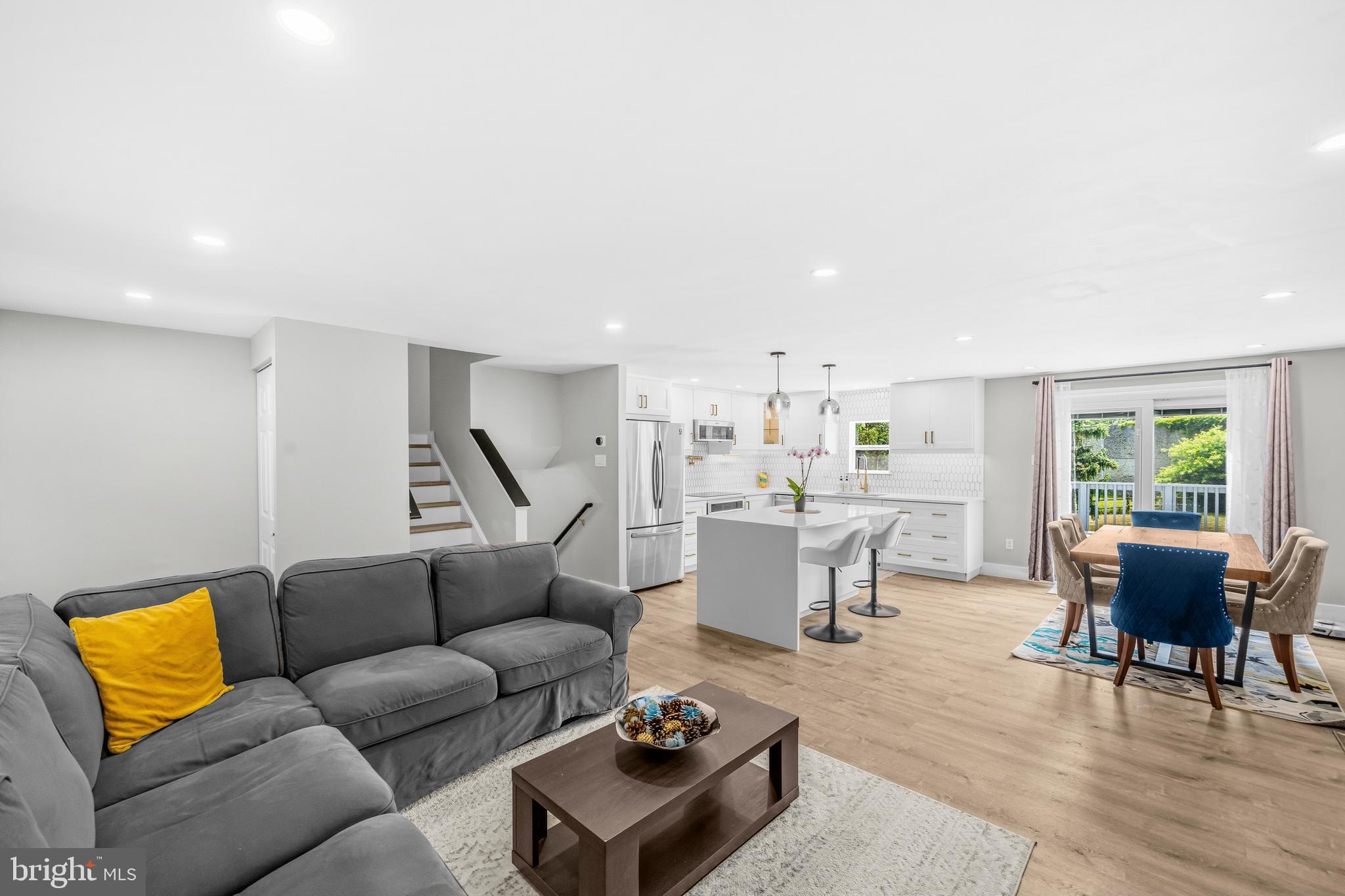 FOX MILL ESTATES - Residential