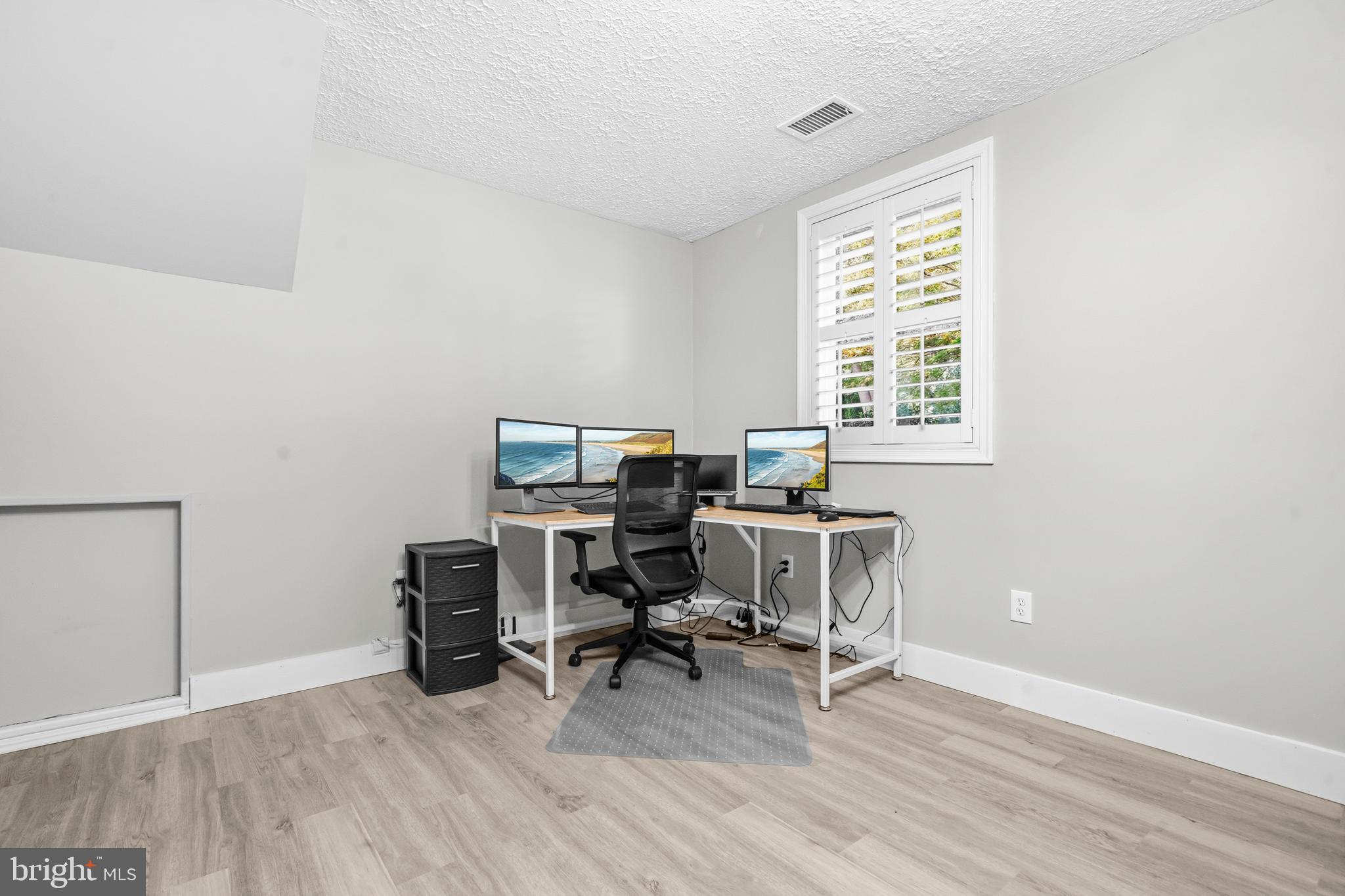 FOX MILL ESTATES - Residential