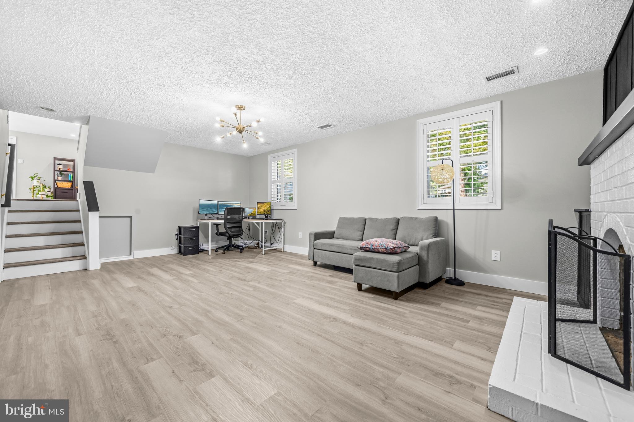 FOX MILL ESTATES - Residential