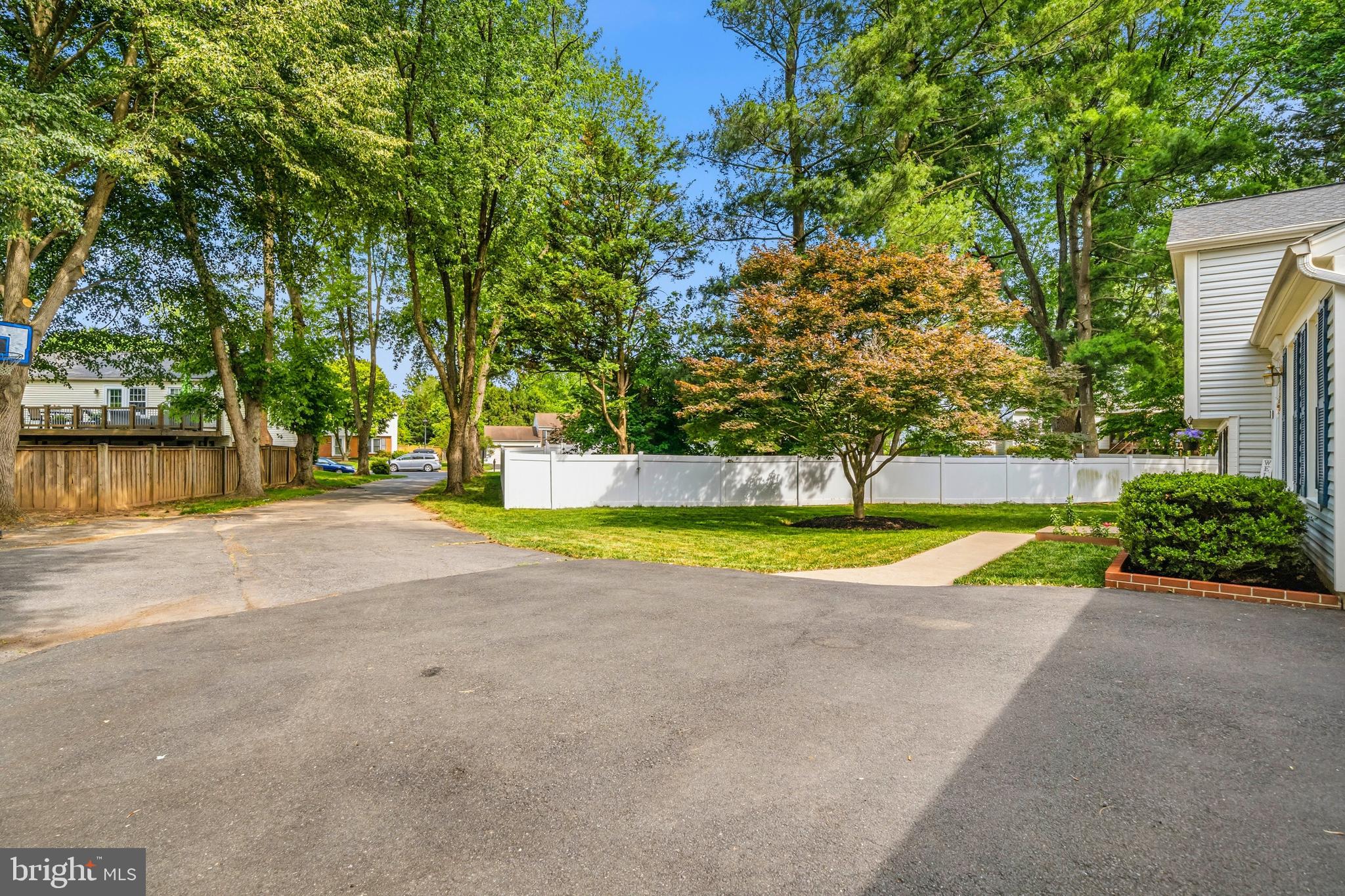 FOX MILL ESTATES - Residential