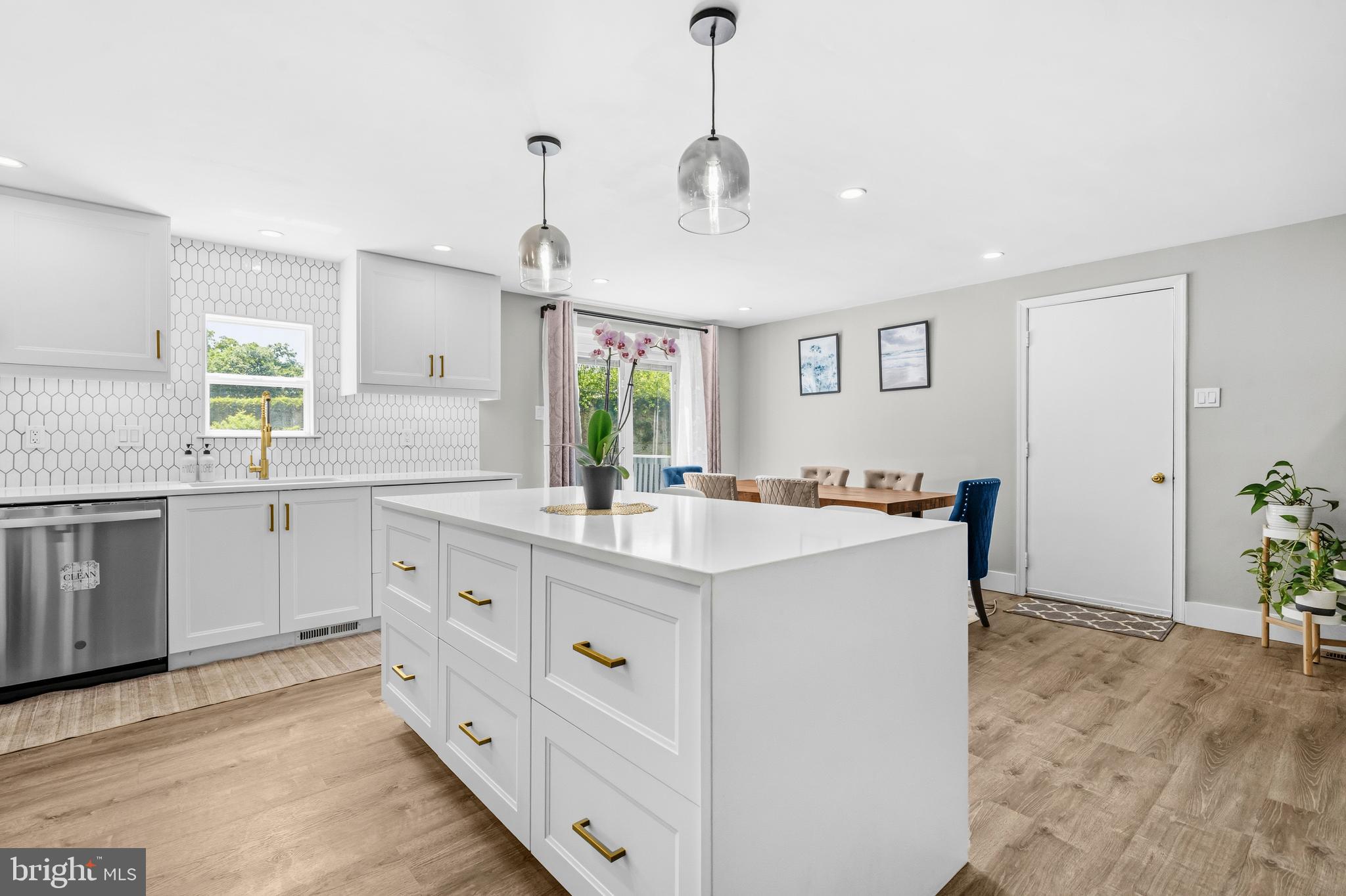 FOX MILL ESTATES - Residential
