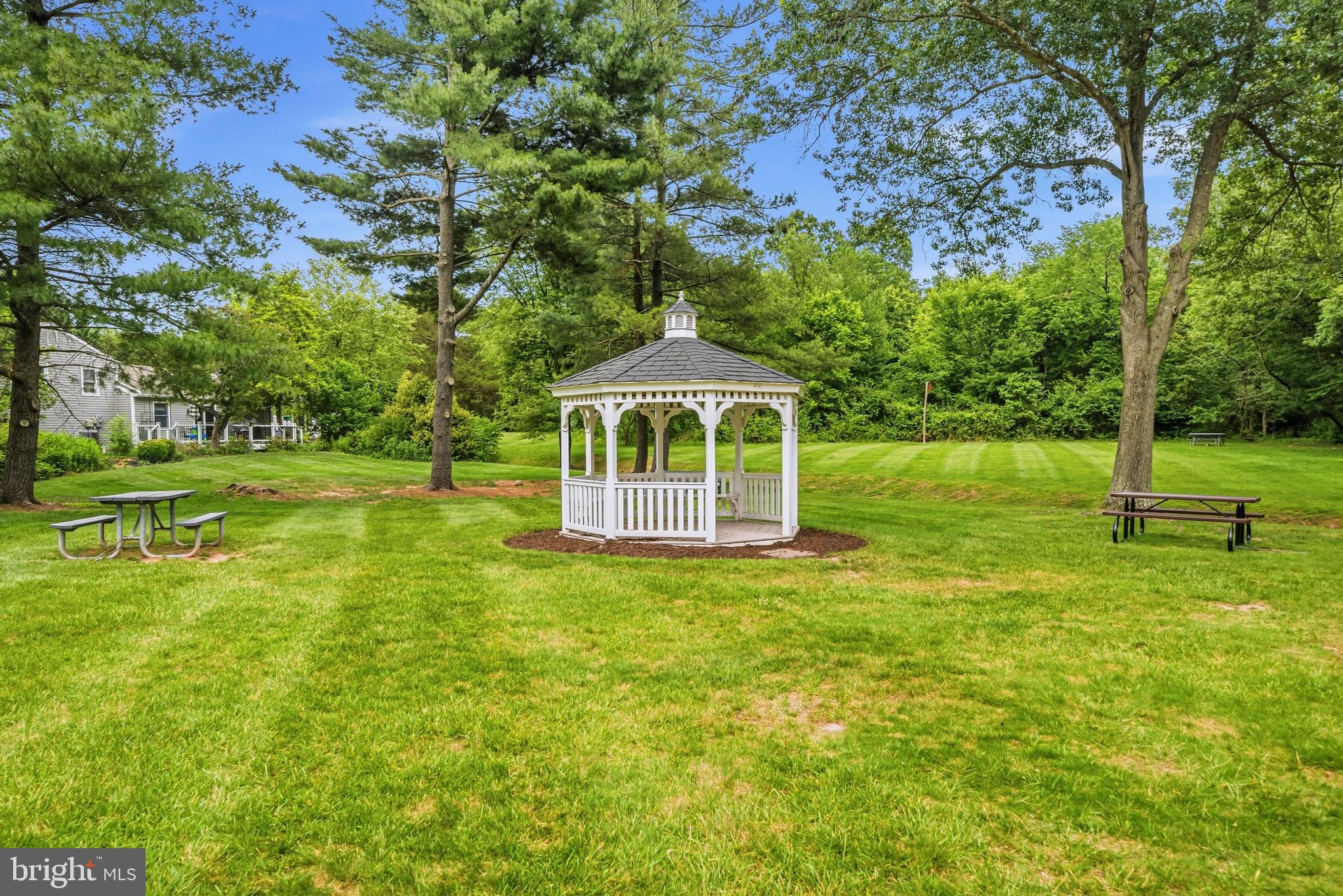 FOX MILL ESTATES - Residential