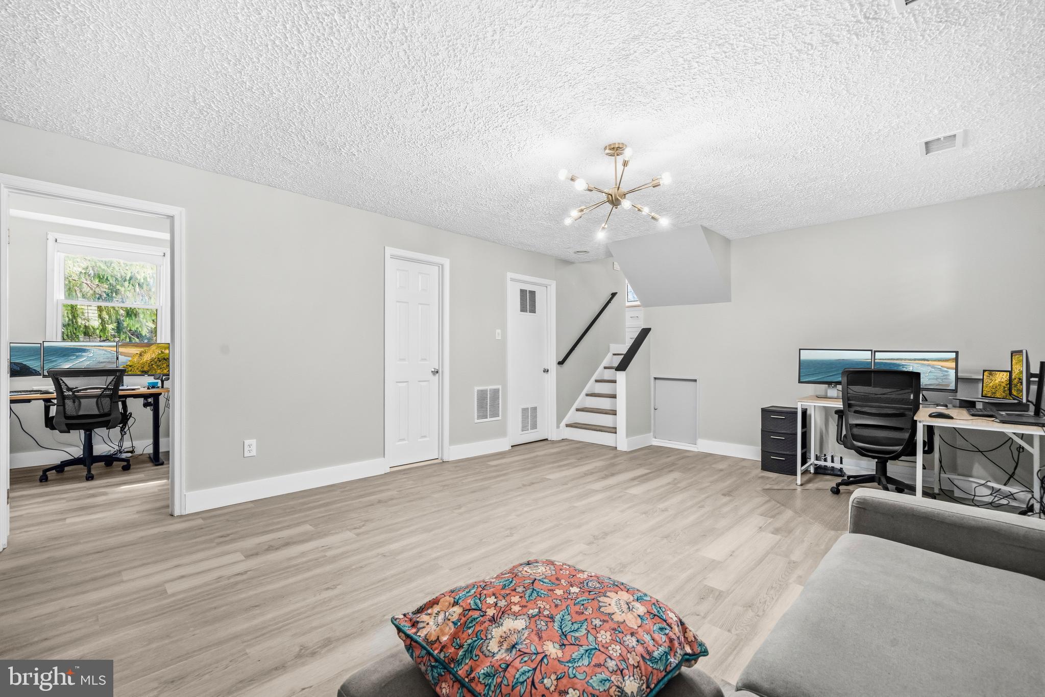 FOX MILL ESTATES - Residential