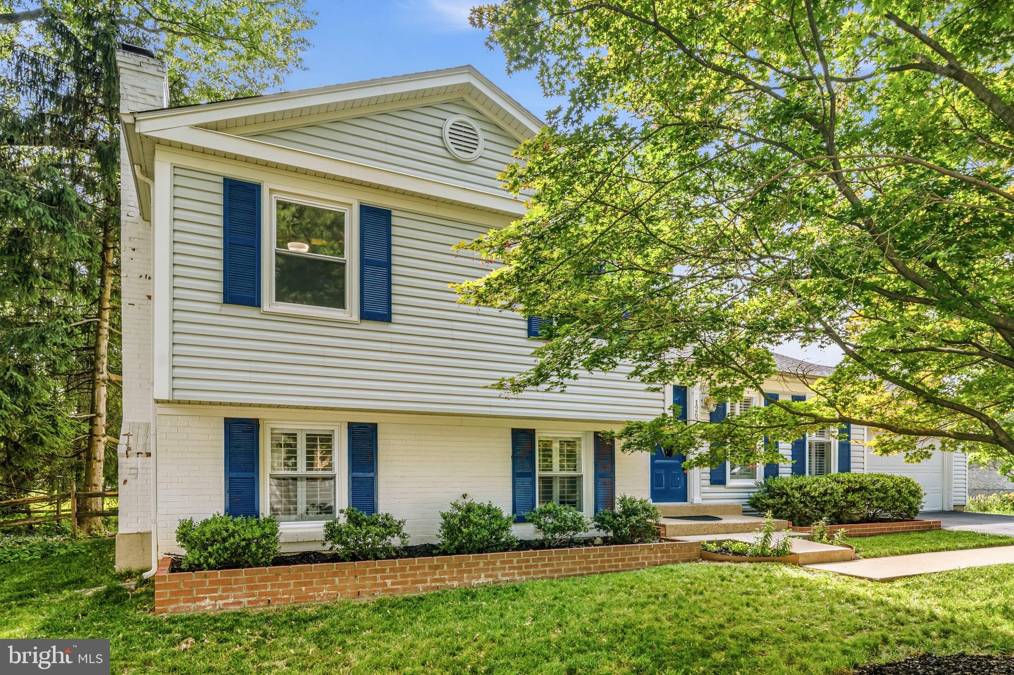 FOX MILL ESTATES - Residential