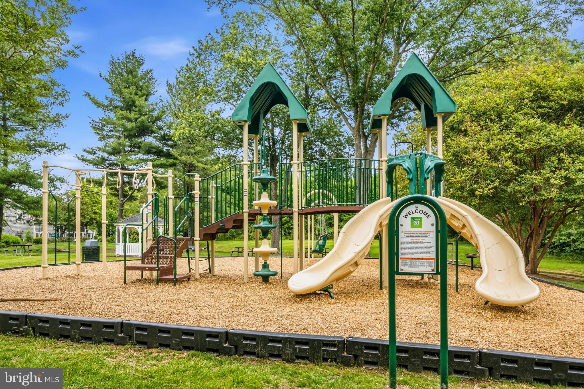 FOX MILL ESTATES - Residential
