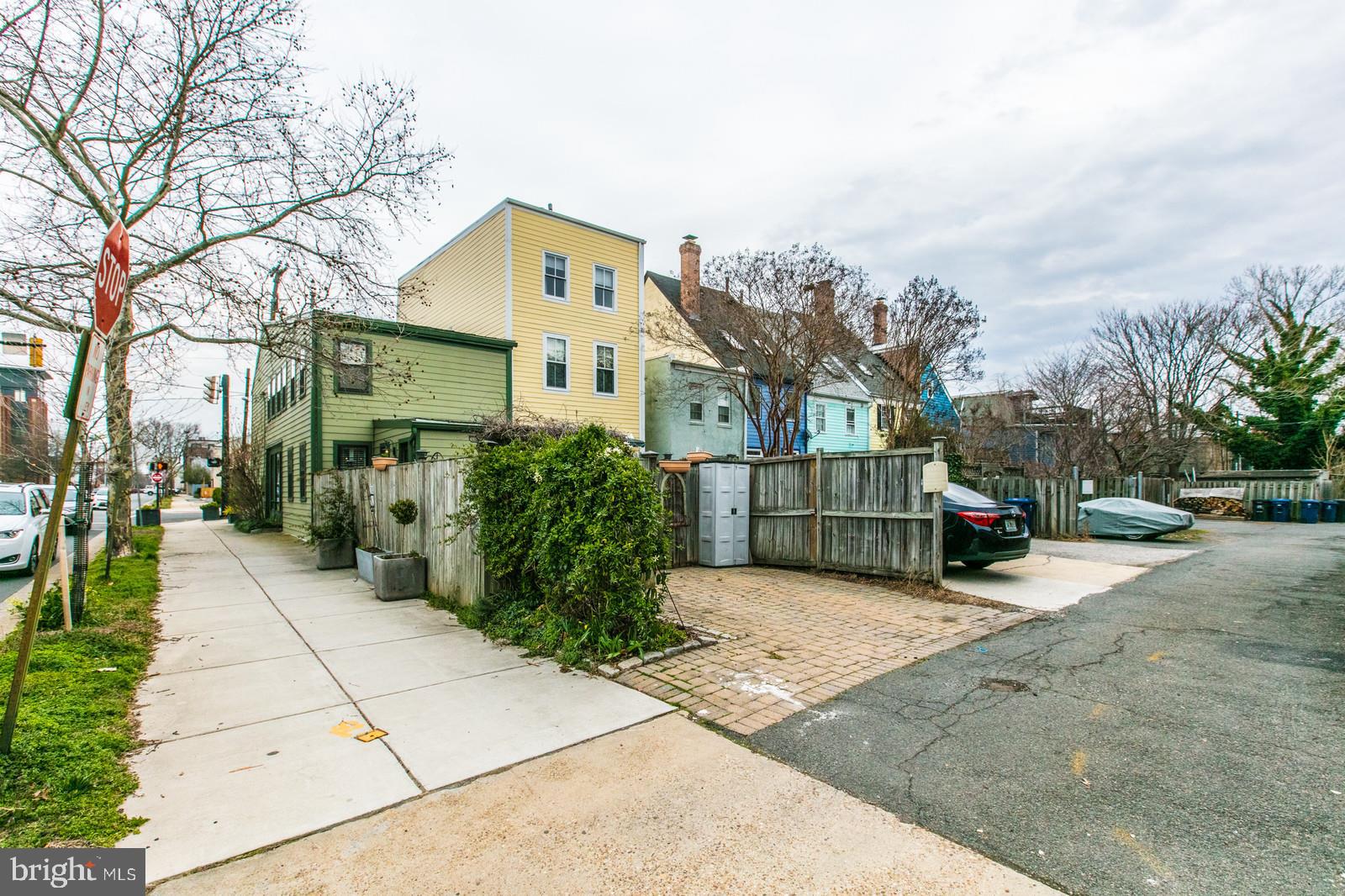PARKER GRAY - Residential Lease
