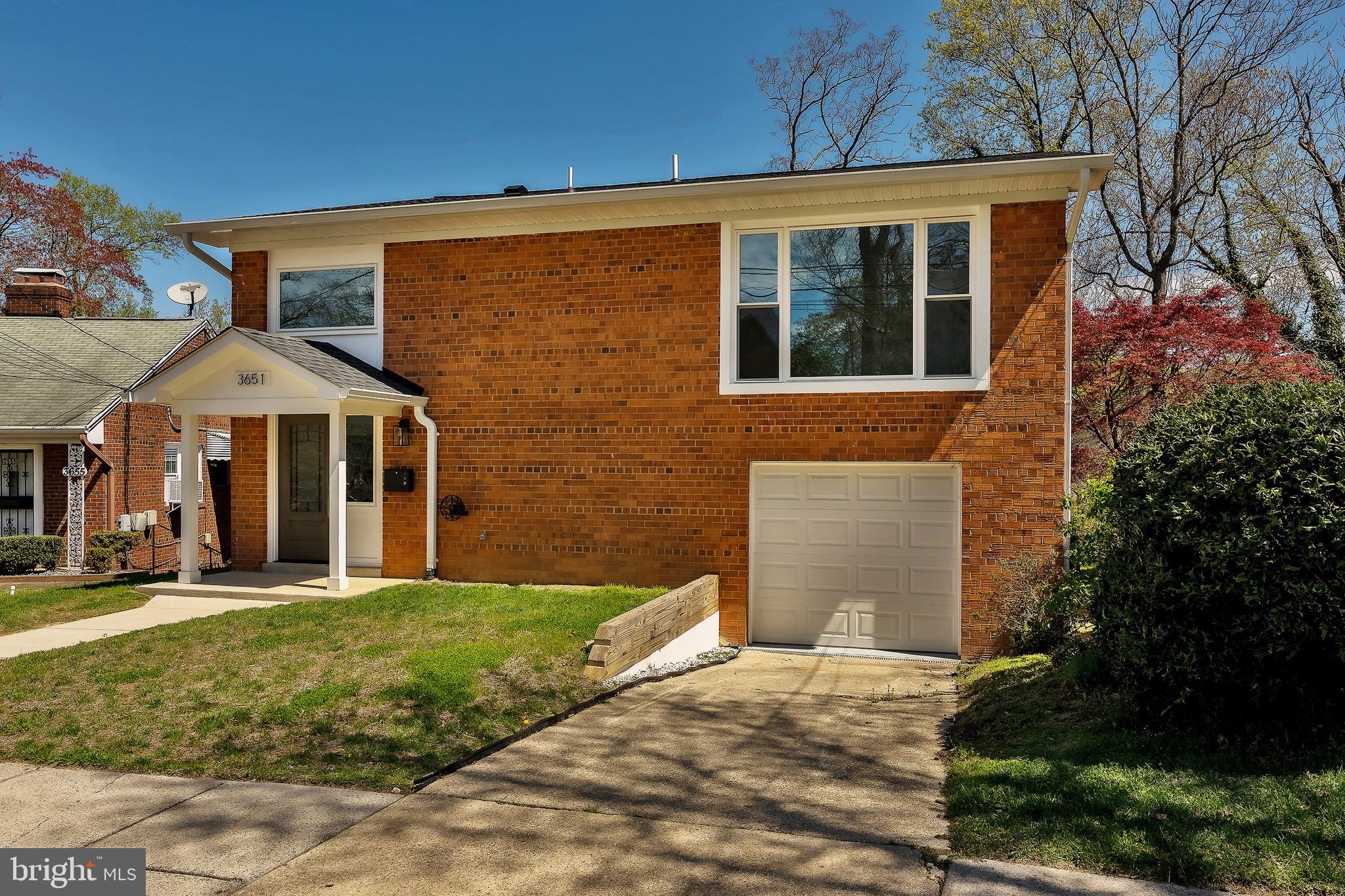 HILLCREST - Residential