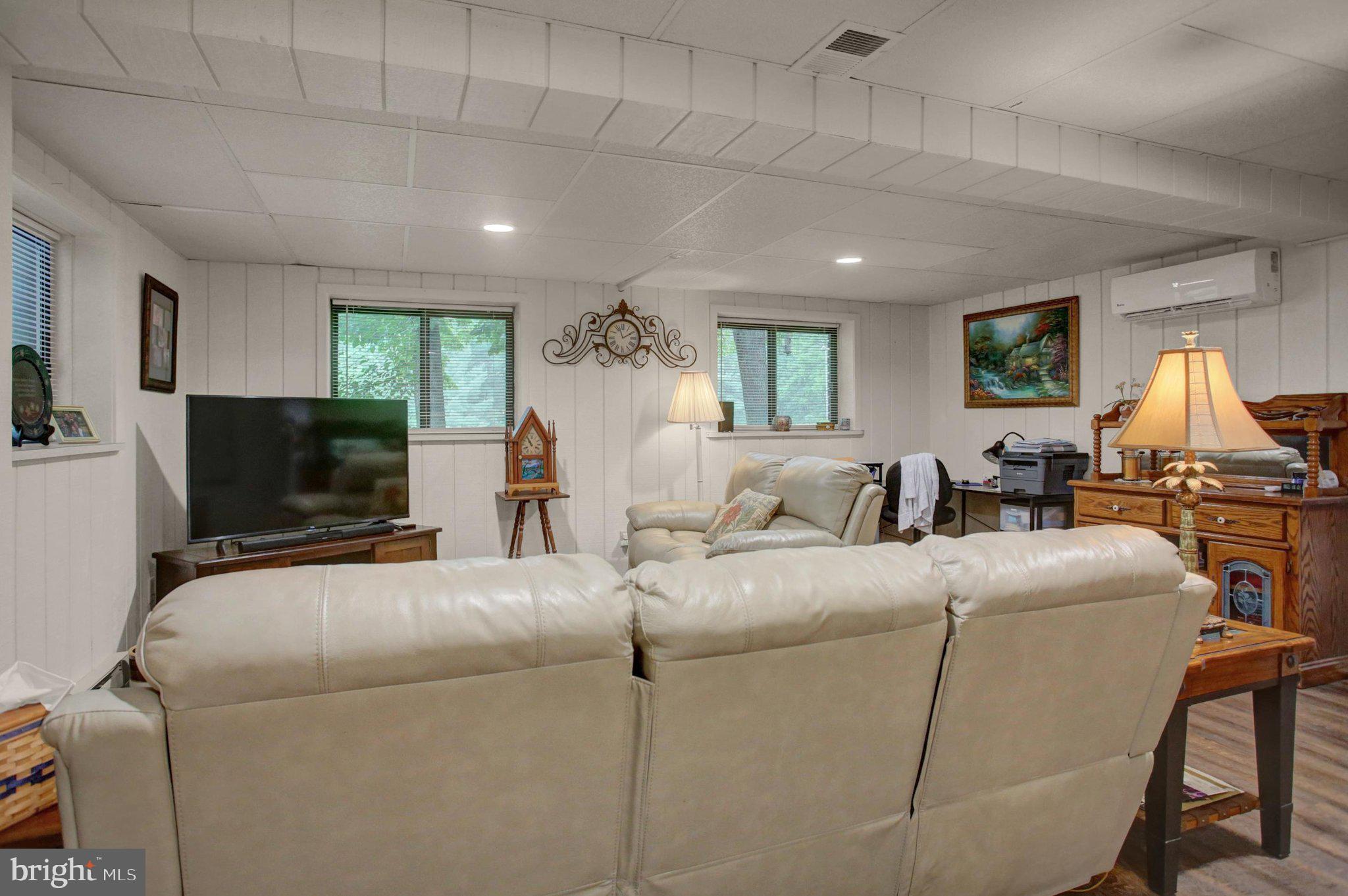 KEEDYSVILLE - Residential