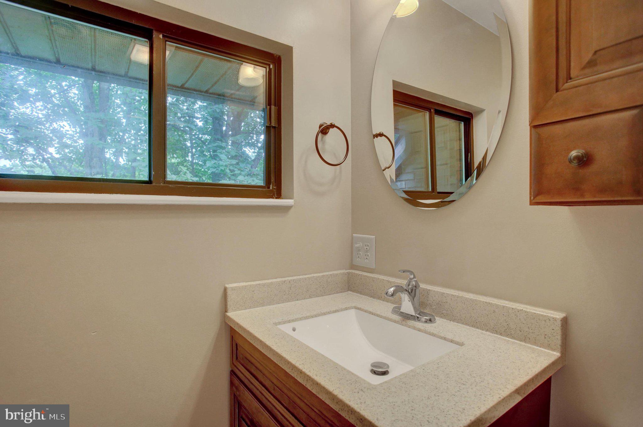 KEEDYSVILLE - Residential