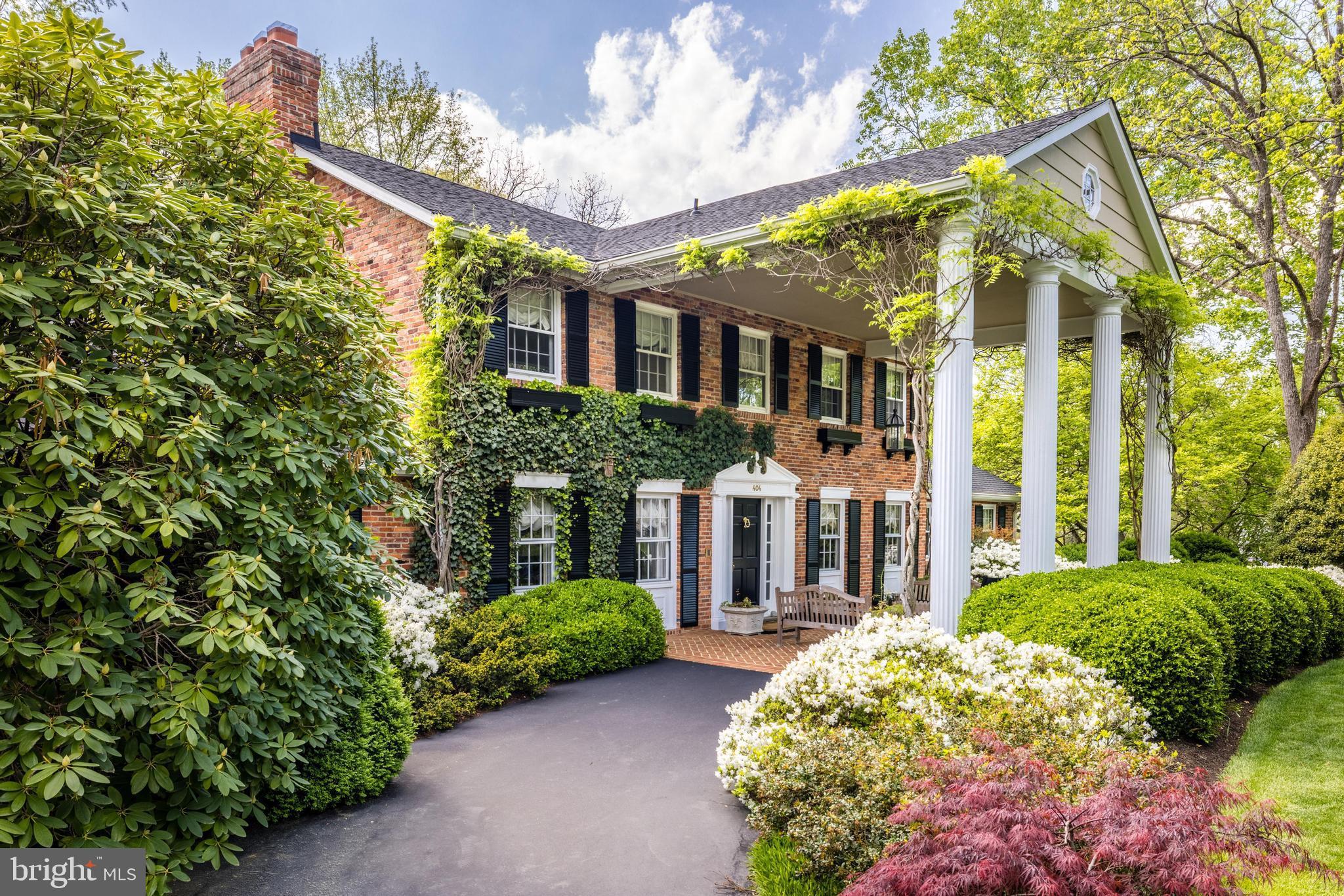 RIVERSIDE MANOR - Residential