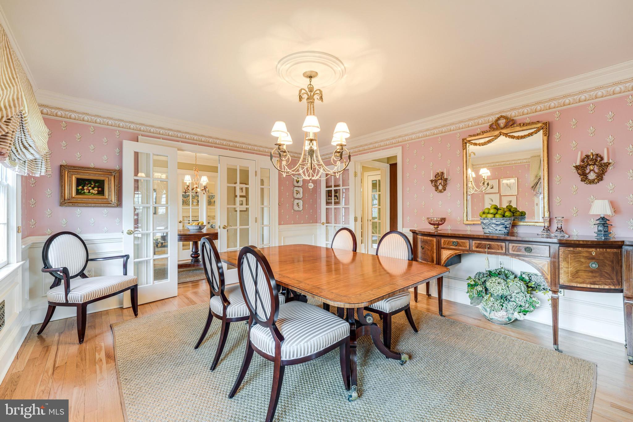 RIVERSIDE MANOR - Residential