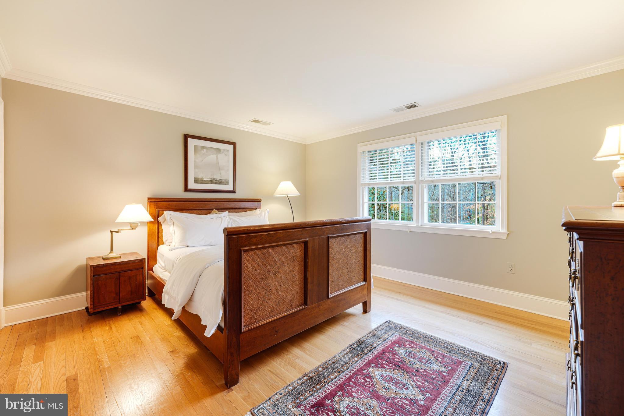 RIVERSIDE MANOR - Residential