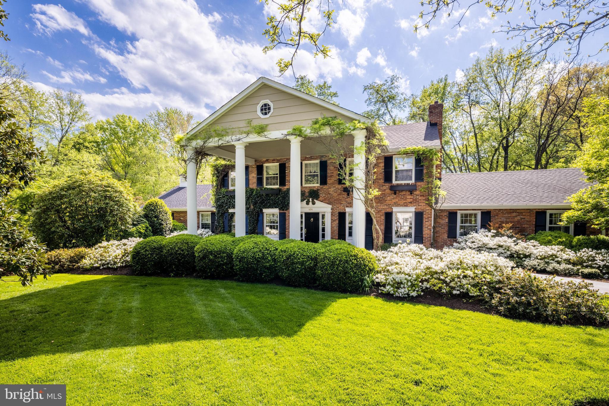 RIVERSIDE MANOR - Residential