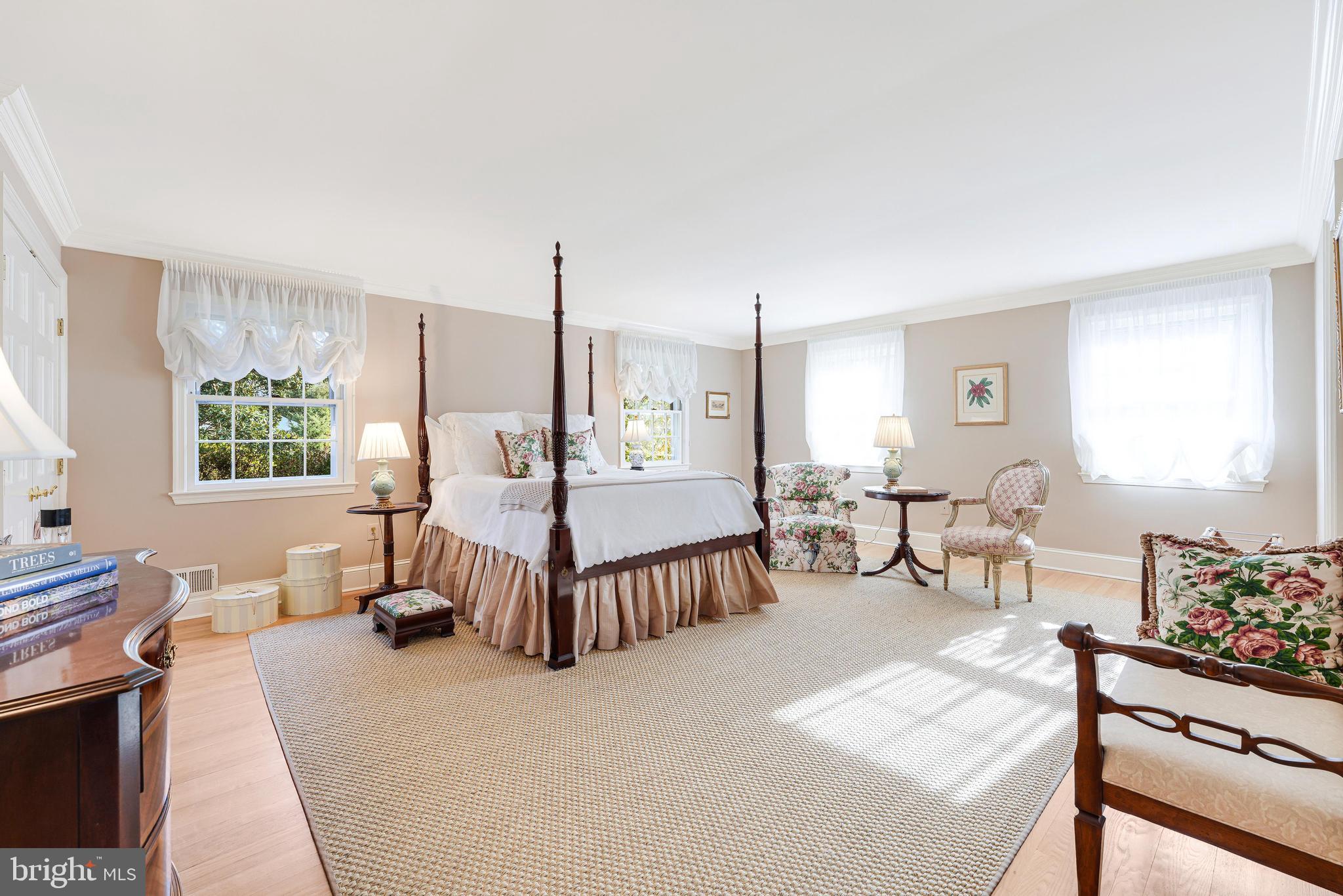 RIVERSIDE MANOR - Residential