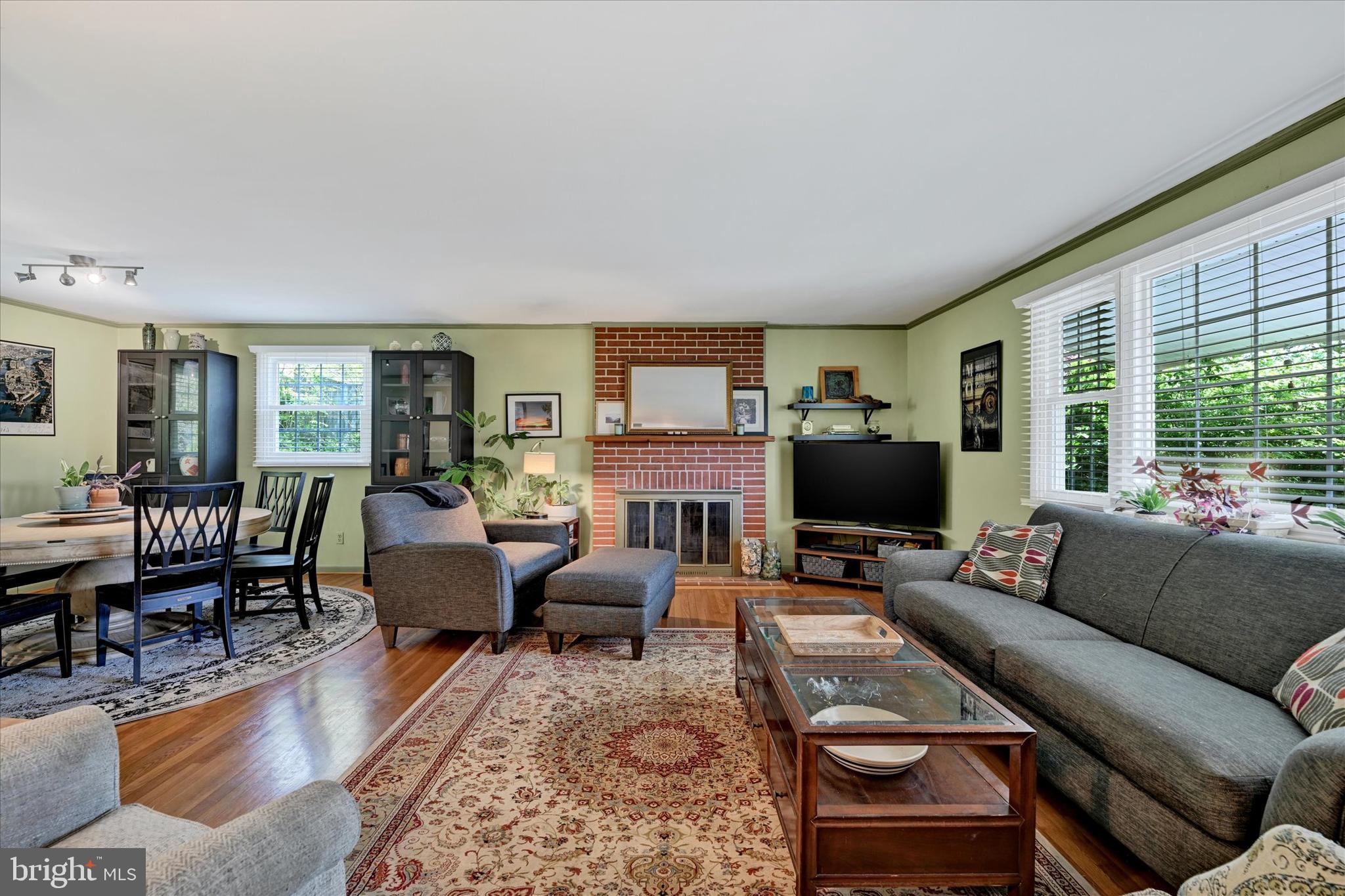 YORK MANOR - Residential