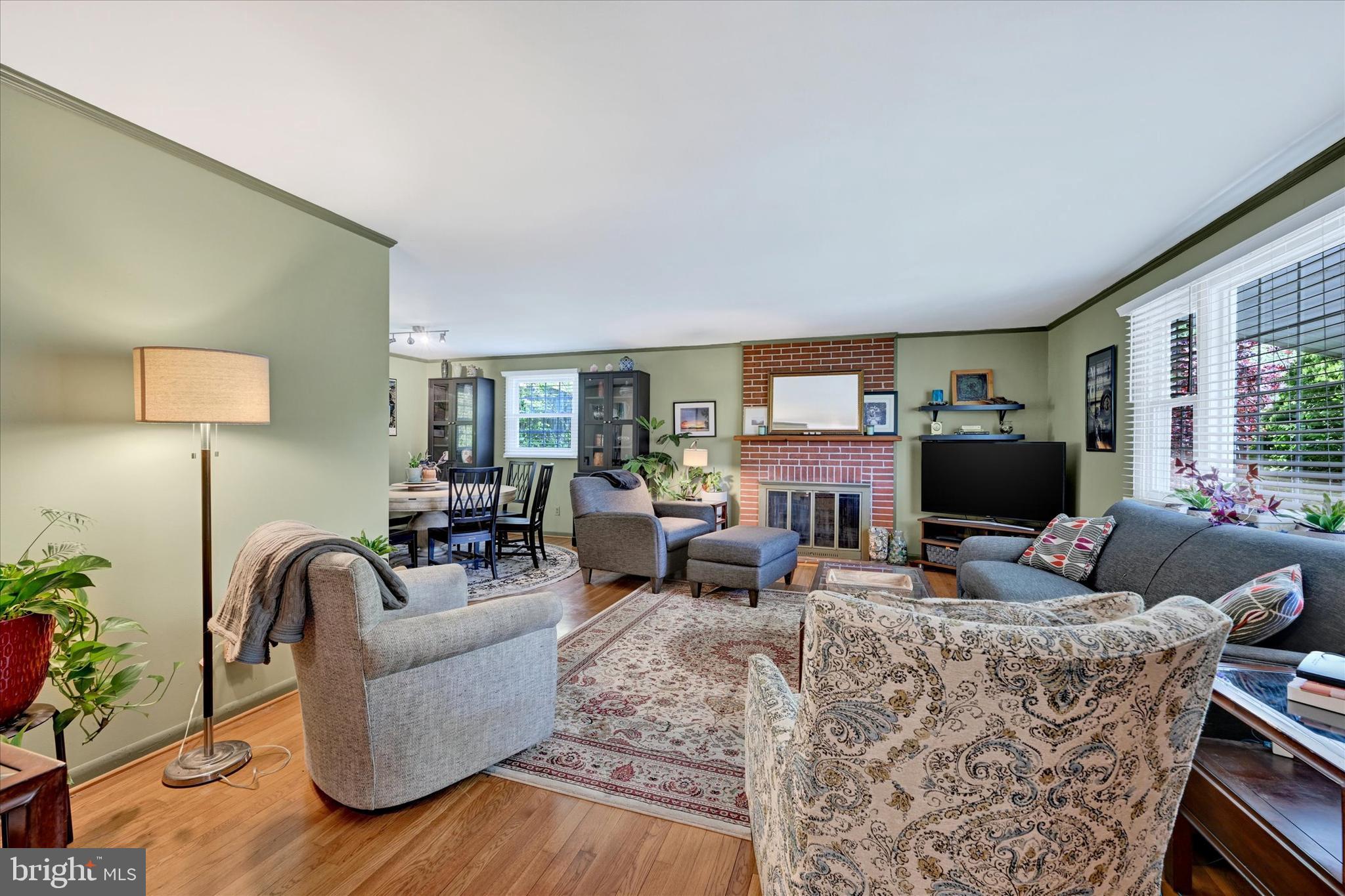YORK MANOR - Residential