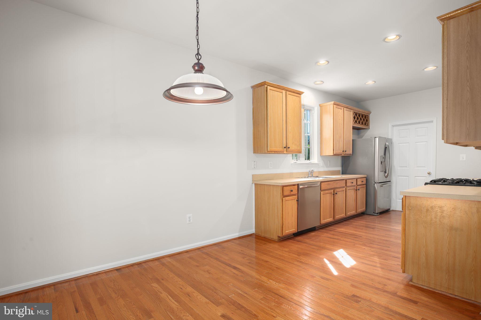 SOMERSET - Residential