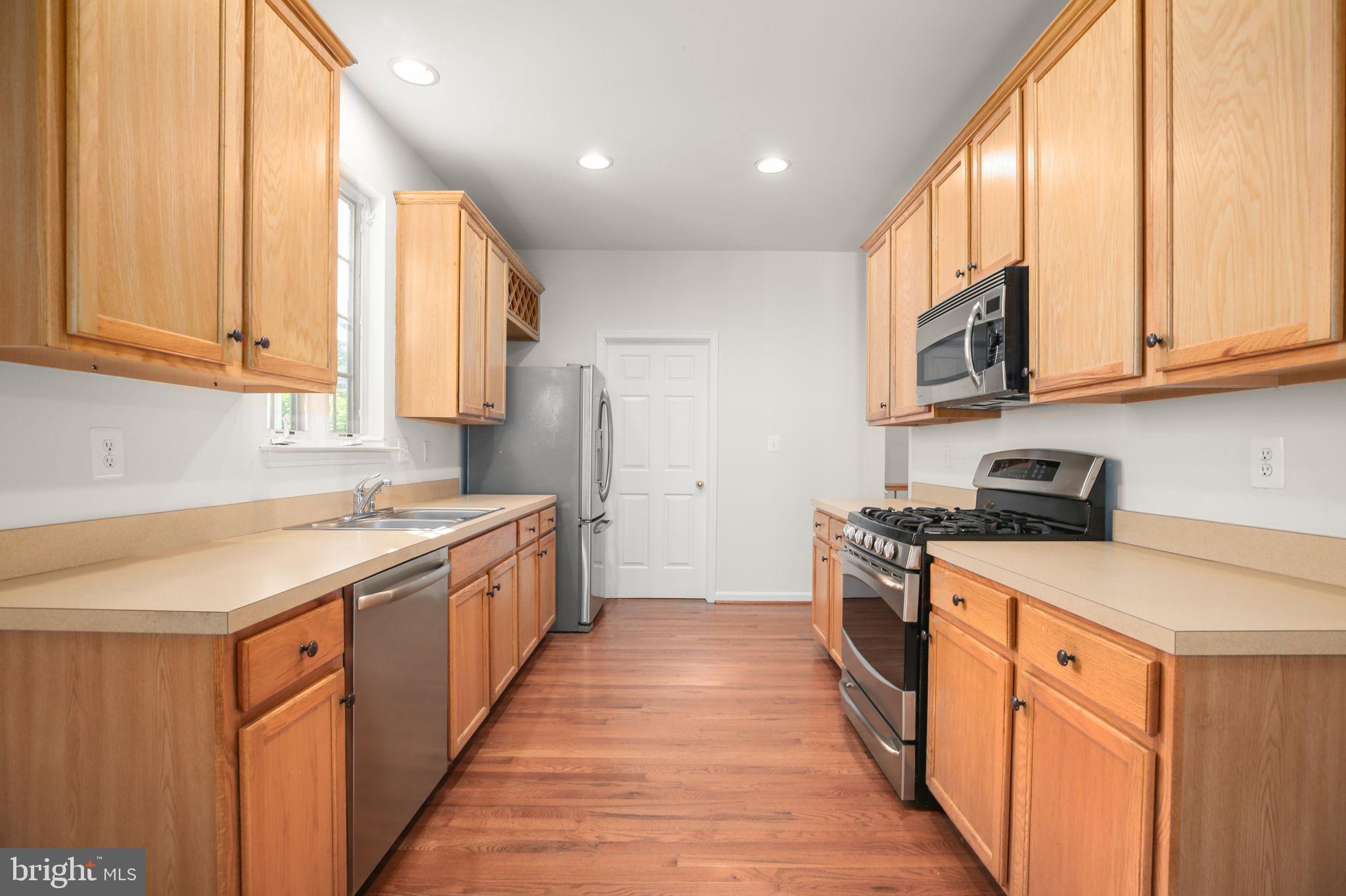 SOMERSET - Residential