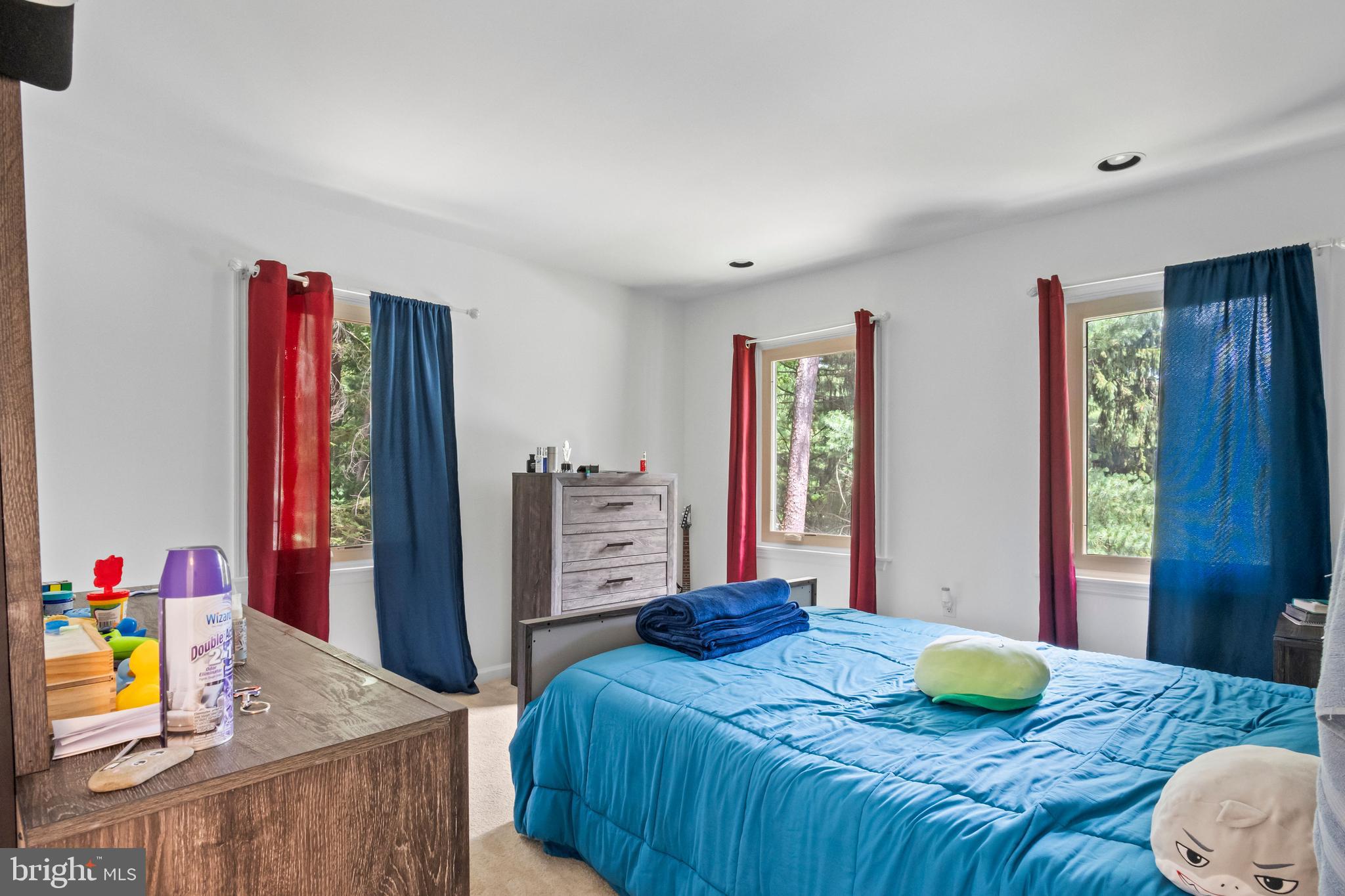 HESSIAN PINES - Residential