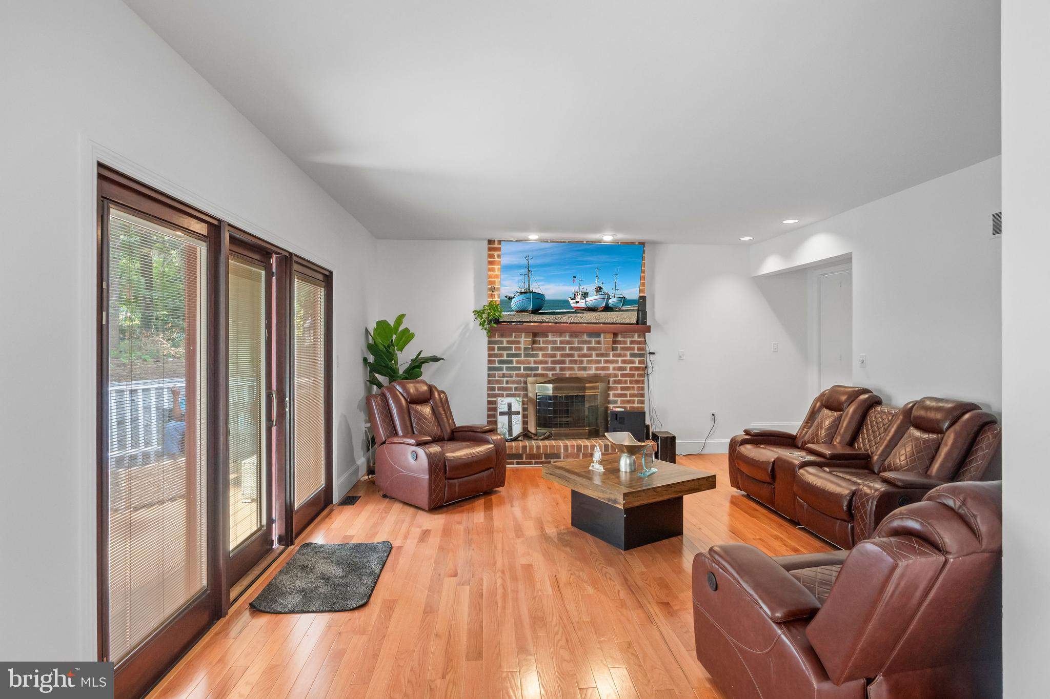 HESSIAN PINES - Residential