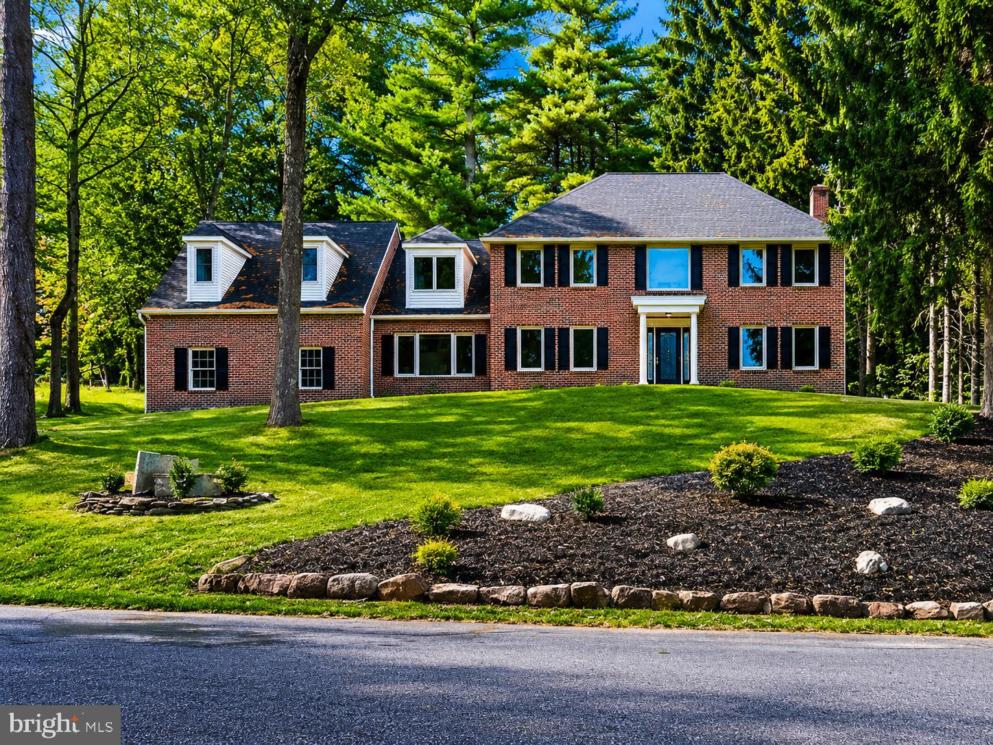HESSIAN PINES - Residential