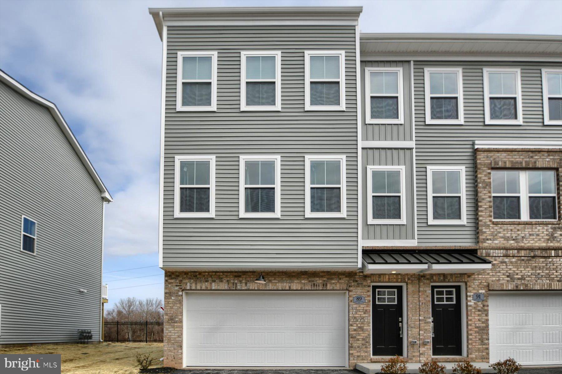 RIVER POINTE - Residential Lease