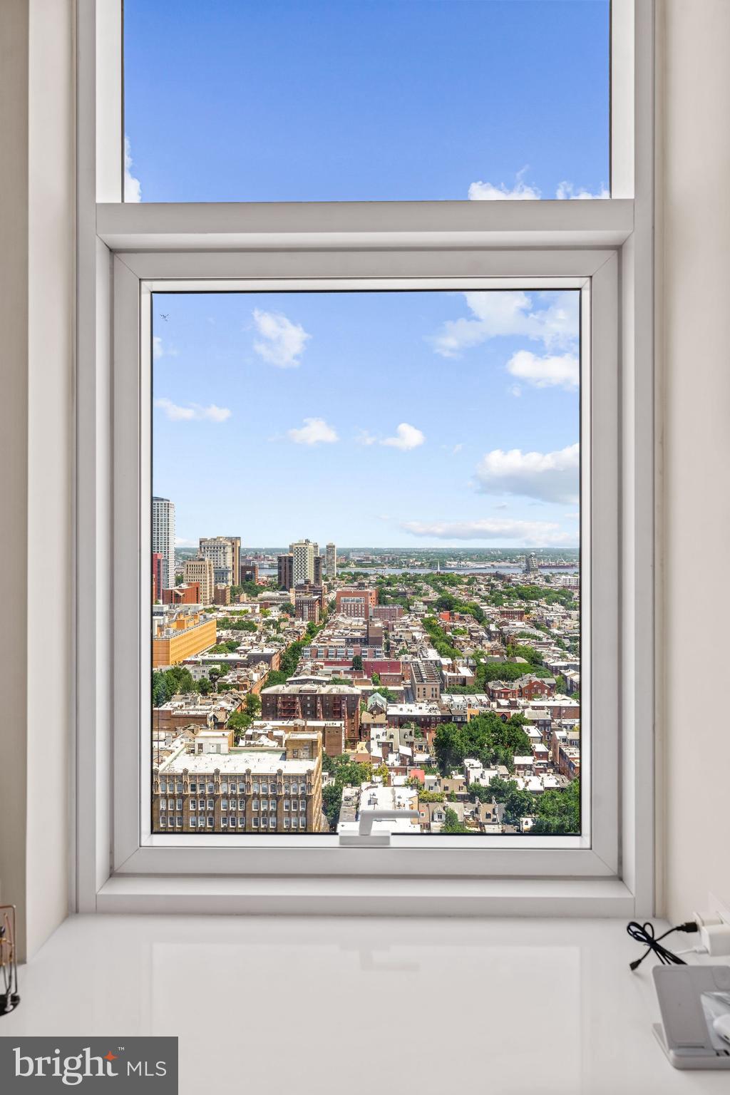 AVENUE OF THE ARTS - Residential
