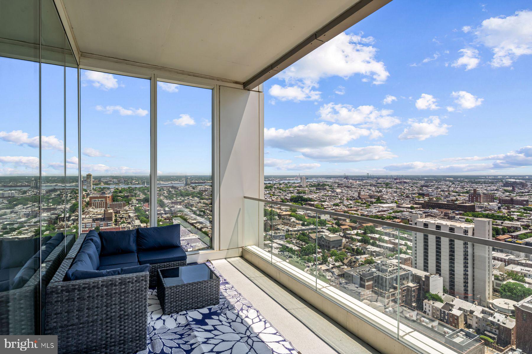 AVENUE OF THE ARTS - Residential