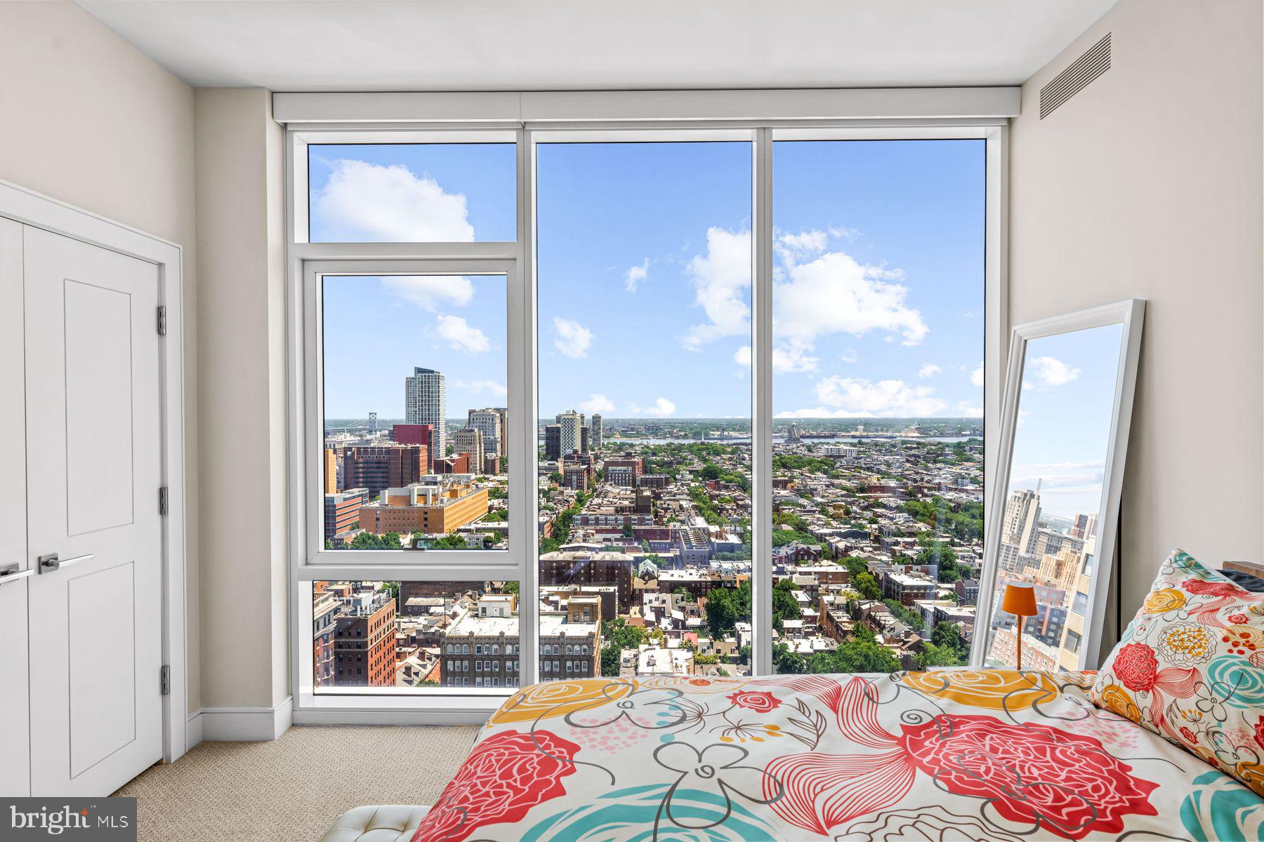 AVENUE OF THE ARTS - Residential