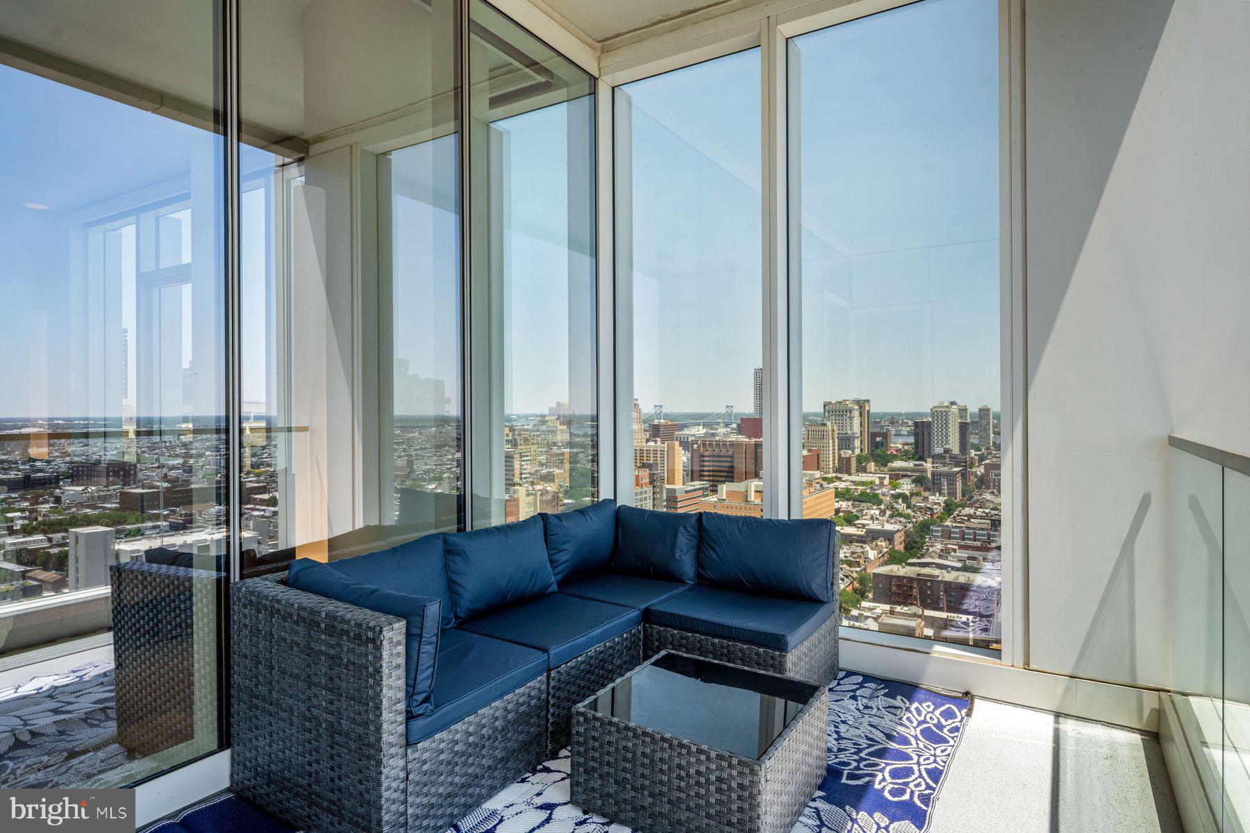 AVENUE OF THE ARTS - Residential