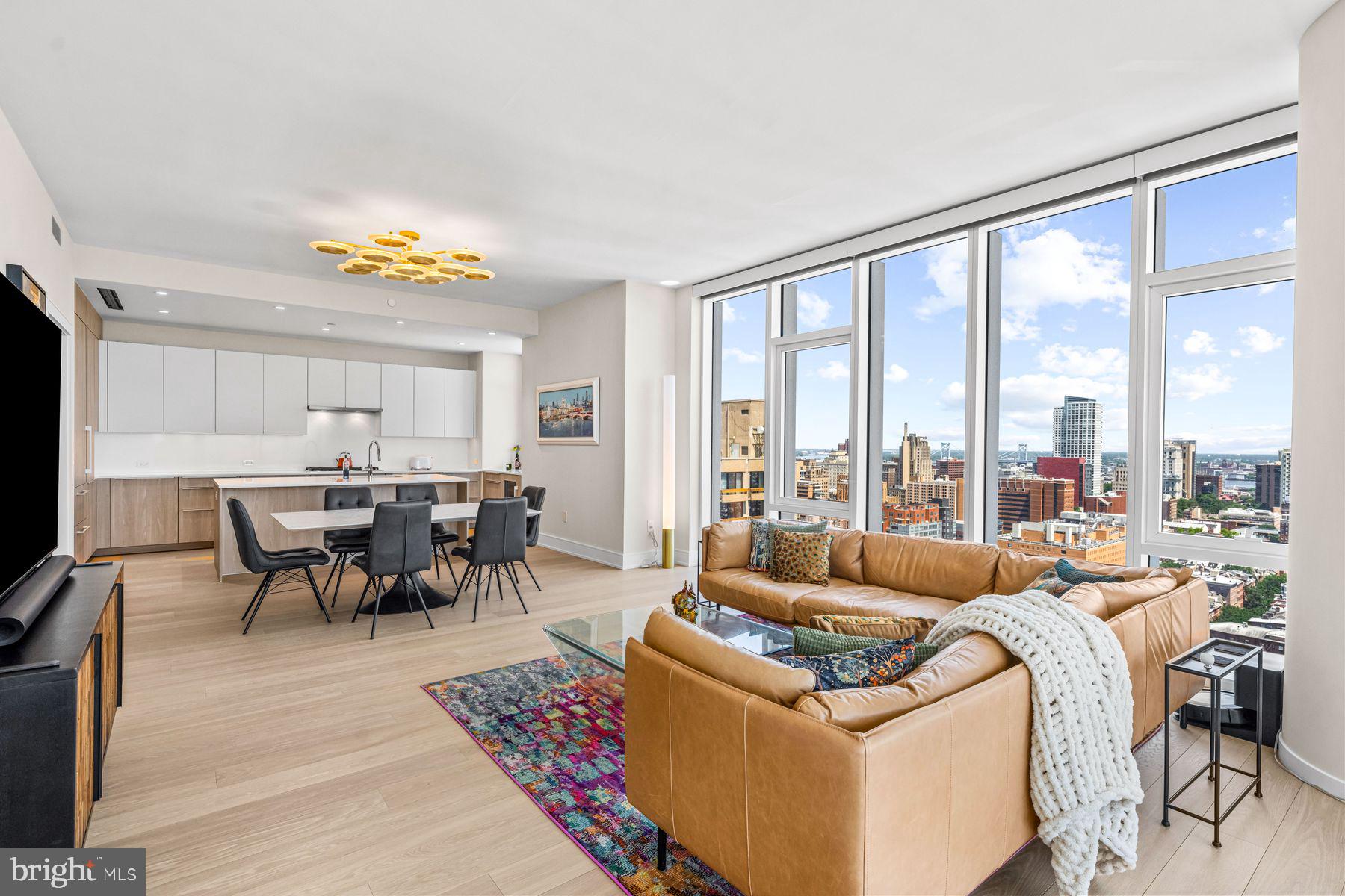 AVENUE OF THE ARTS - Residential