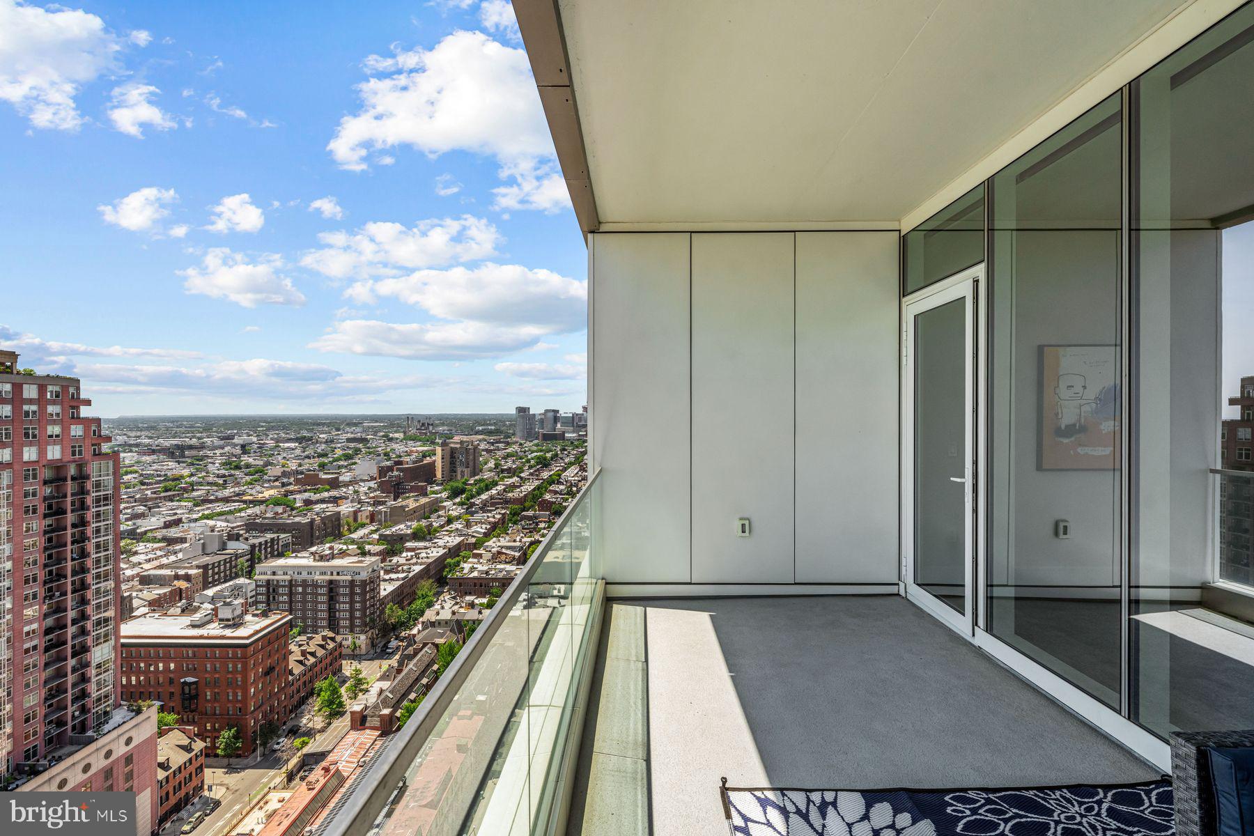 AVENUE OF THE ARTS - Residential